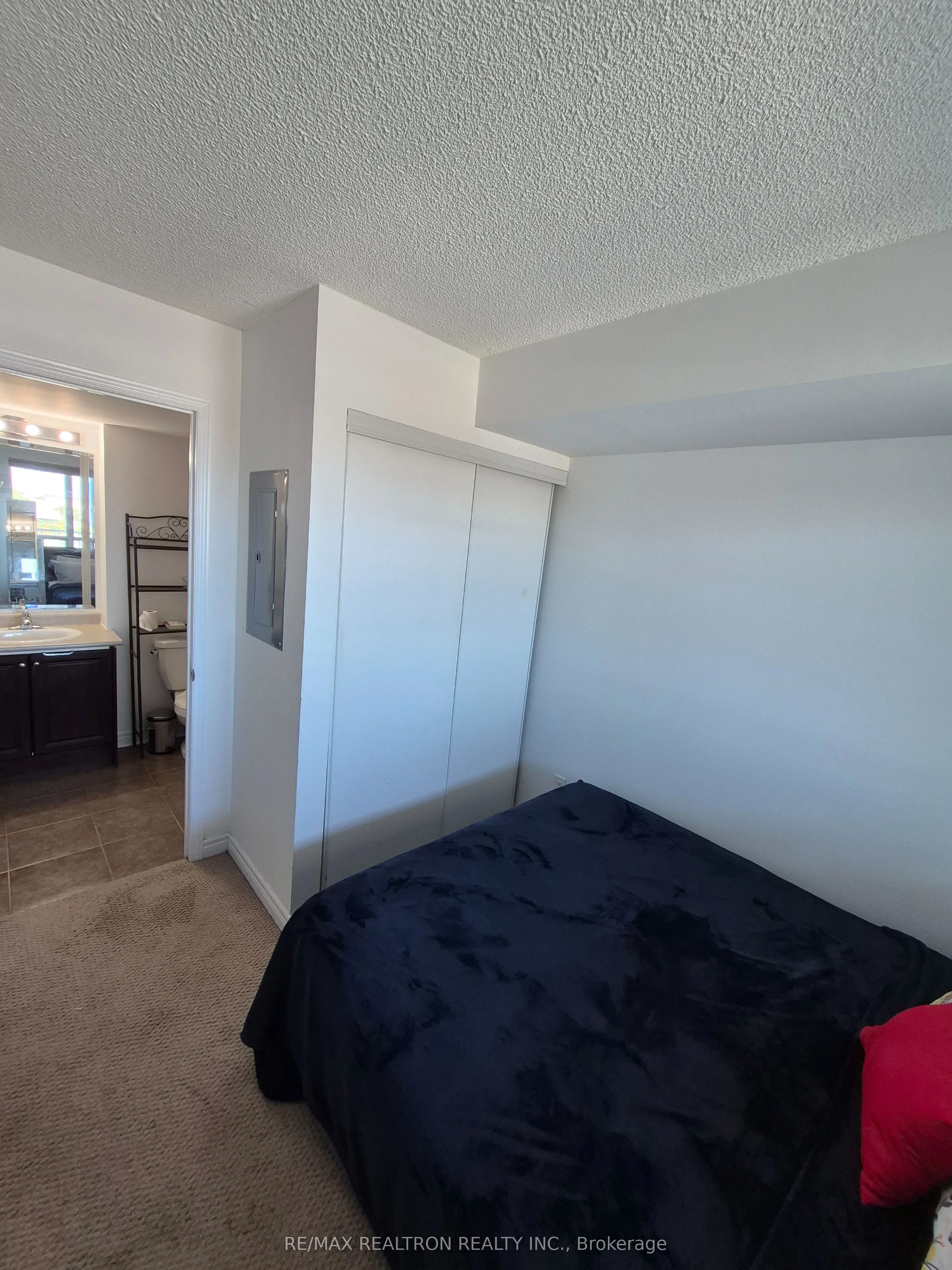 60 Fairfax Crescent, #527