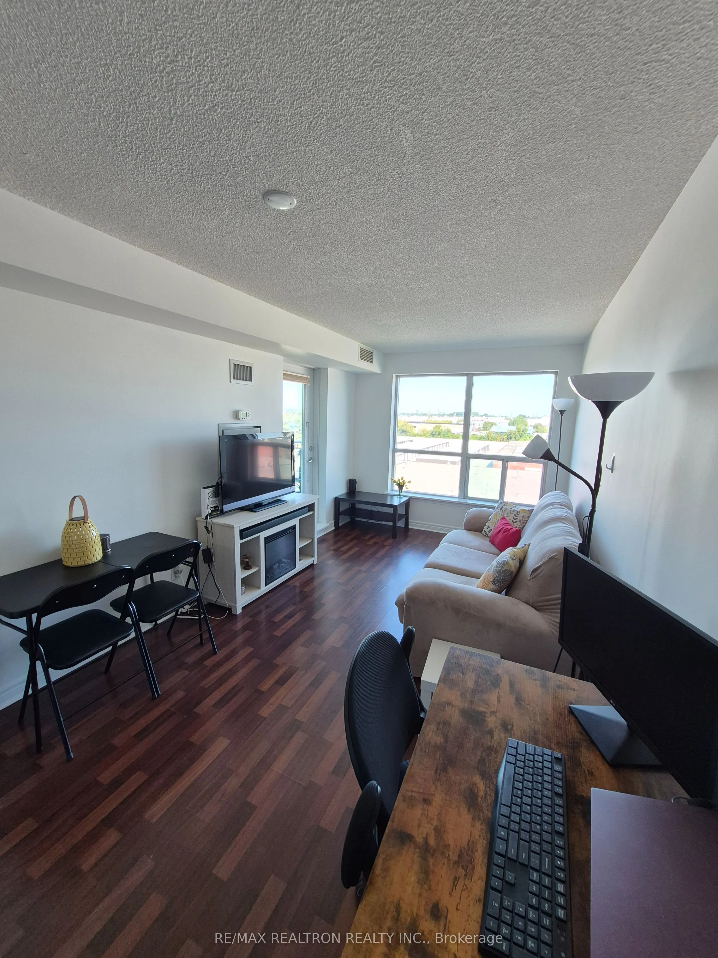 60 Fairfax Crescent, #527