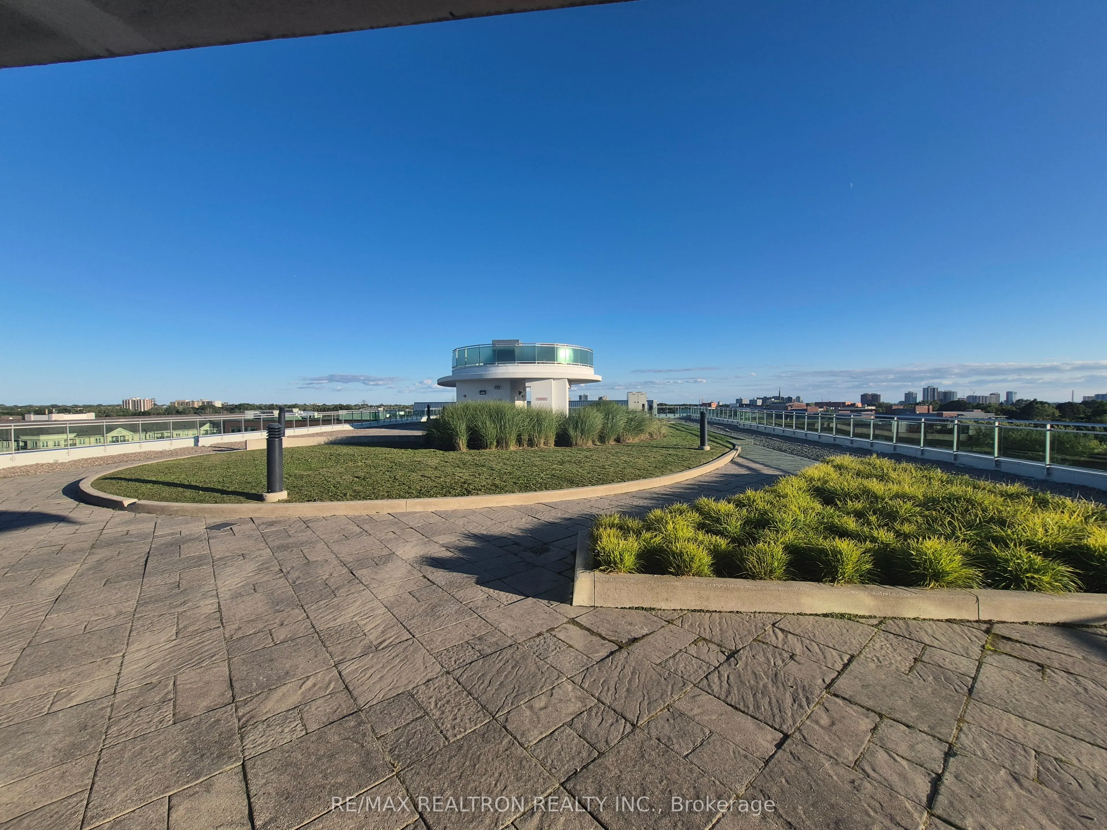 60 Fairfax Crescent, #527