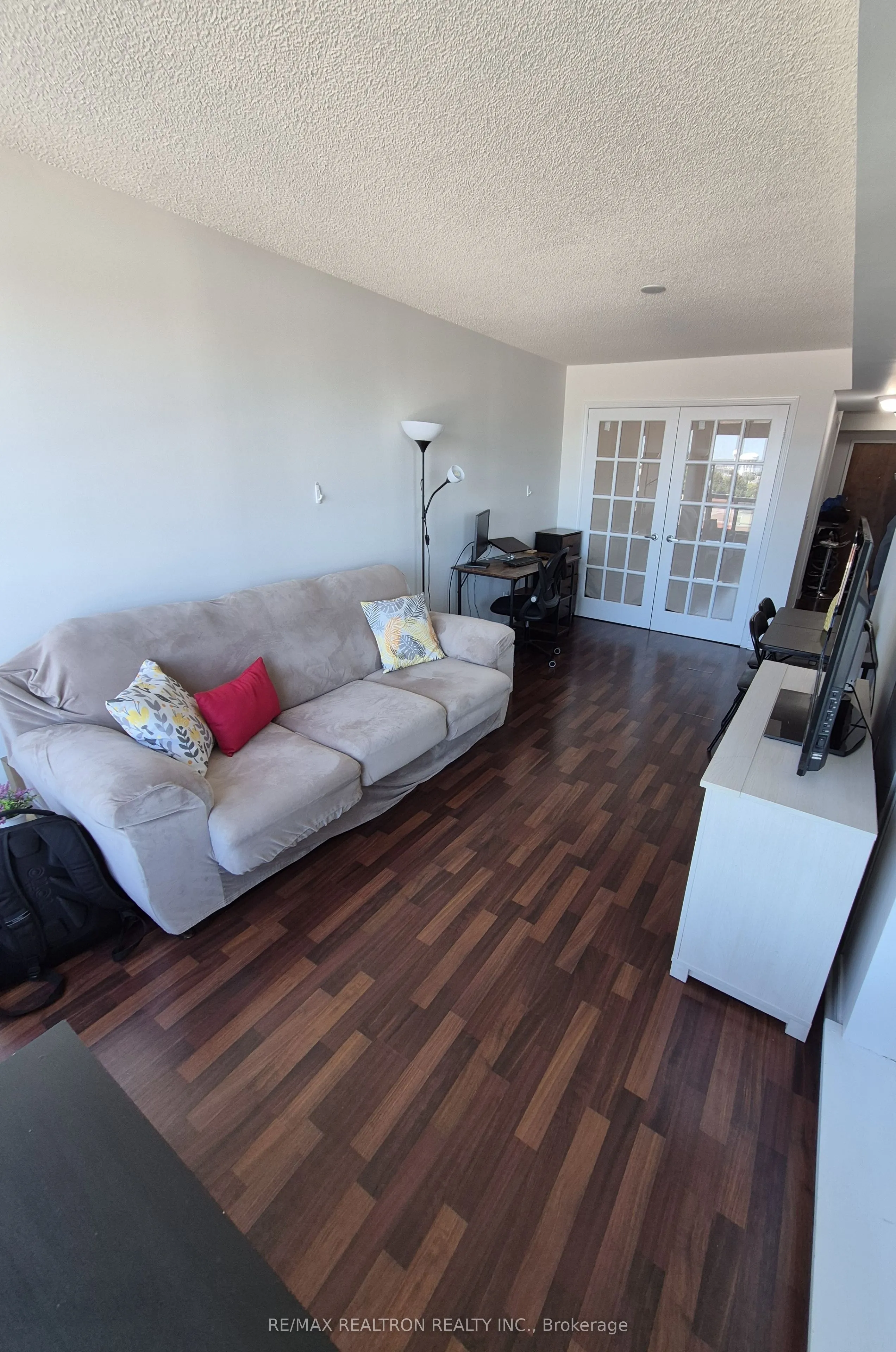 60 Fairfax Crescent, #527