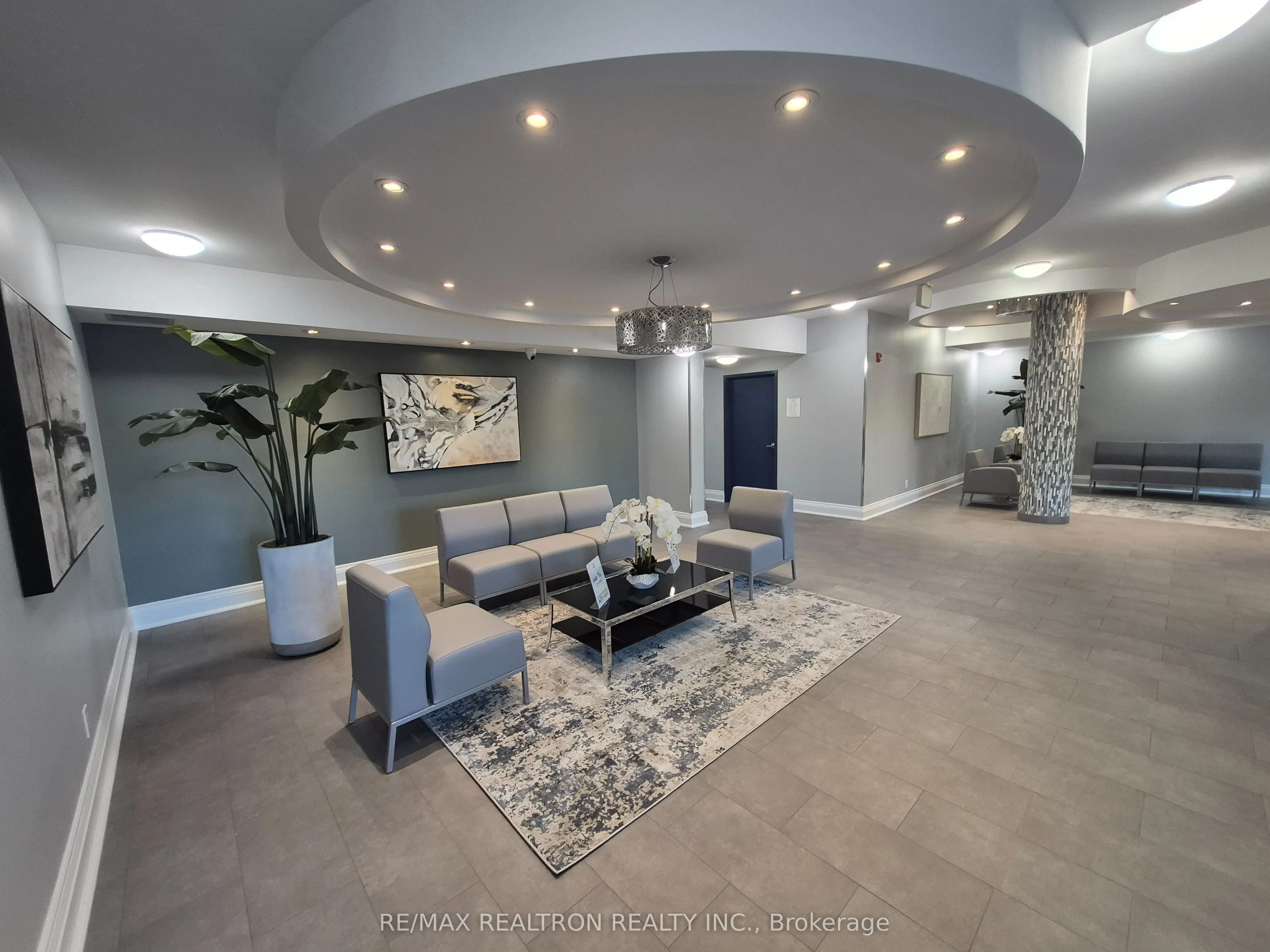 60 Fairfax Crescent, #527