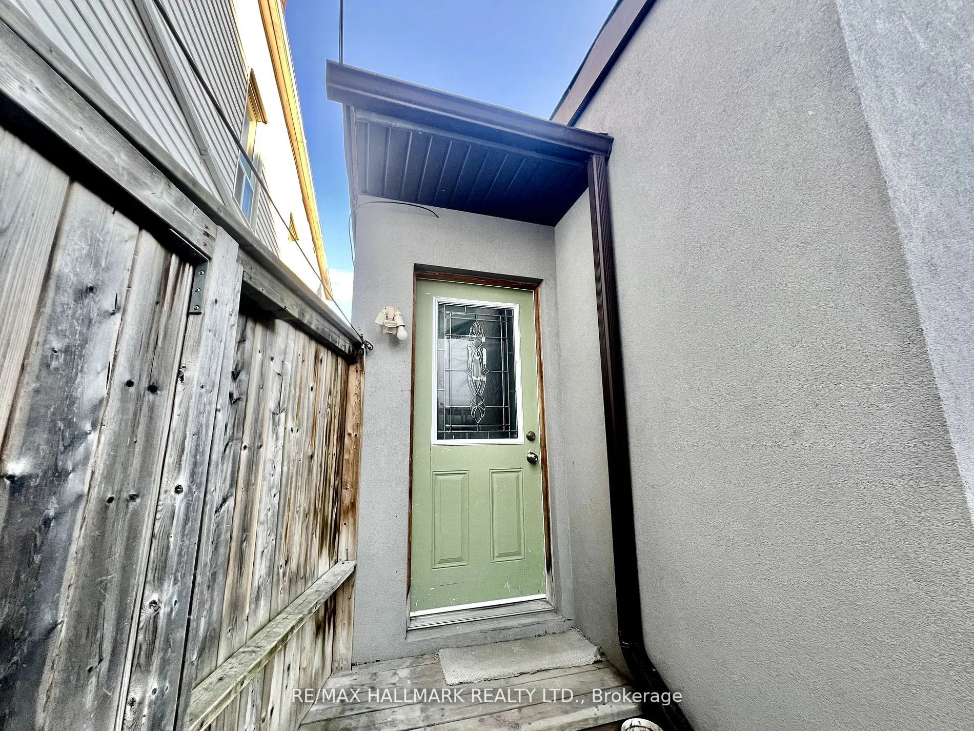 822 Gerrard Street E, #2