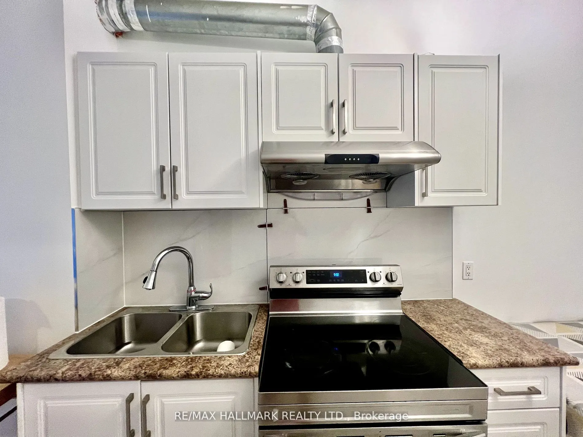 822 Gerrard Street E, #2