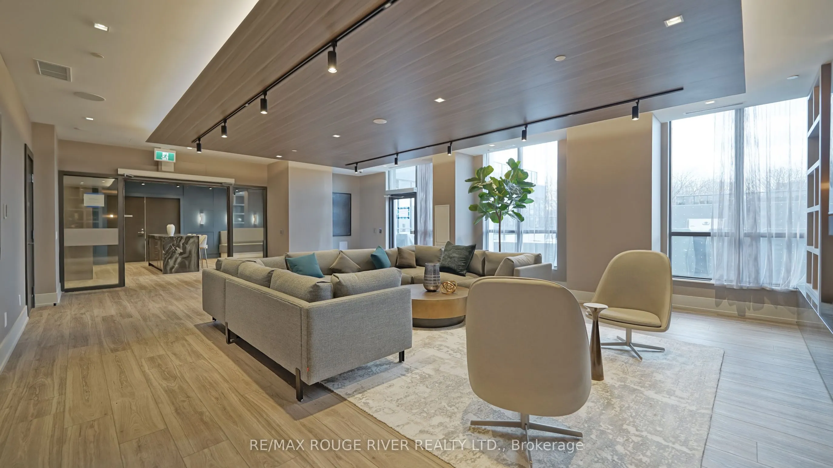 286 MAIN Street, #1117