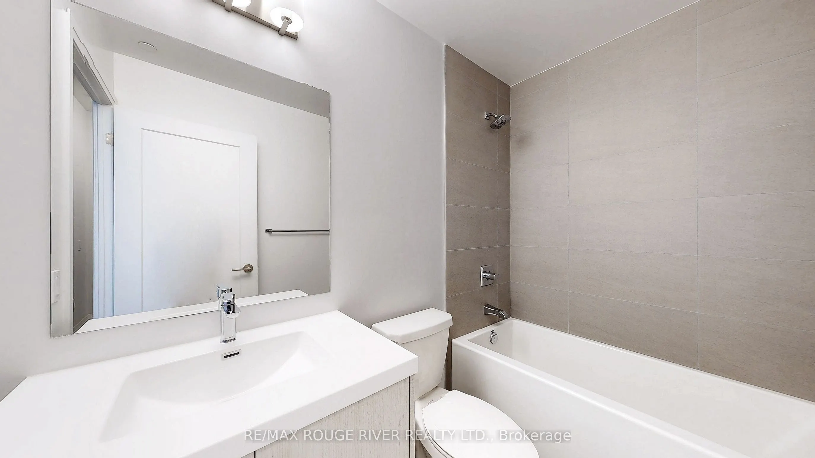 286 MAIN Street, #1117
