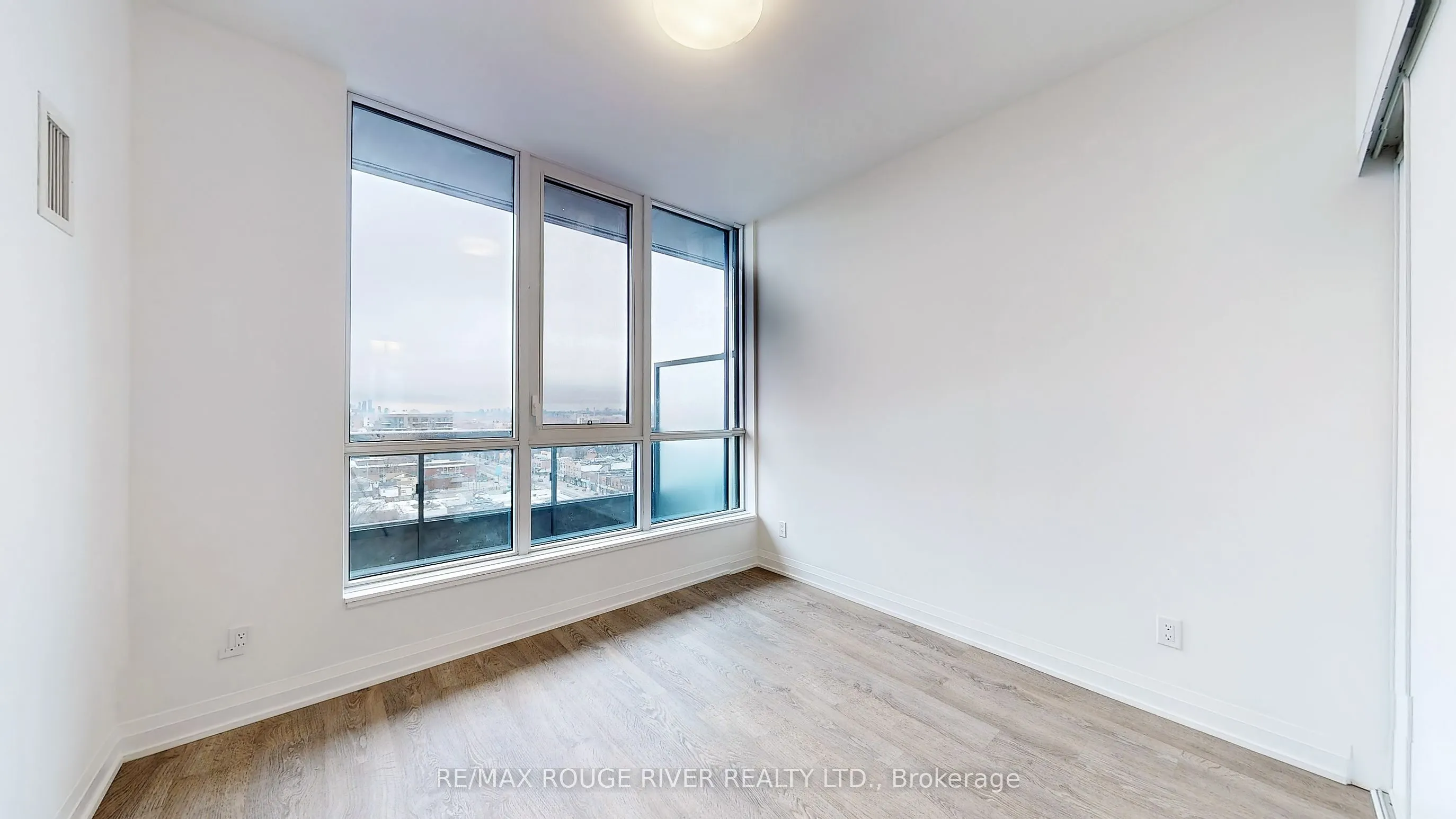 286 MAIN Street, #1117