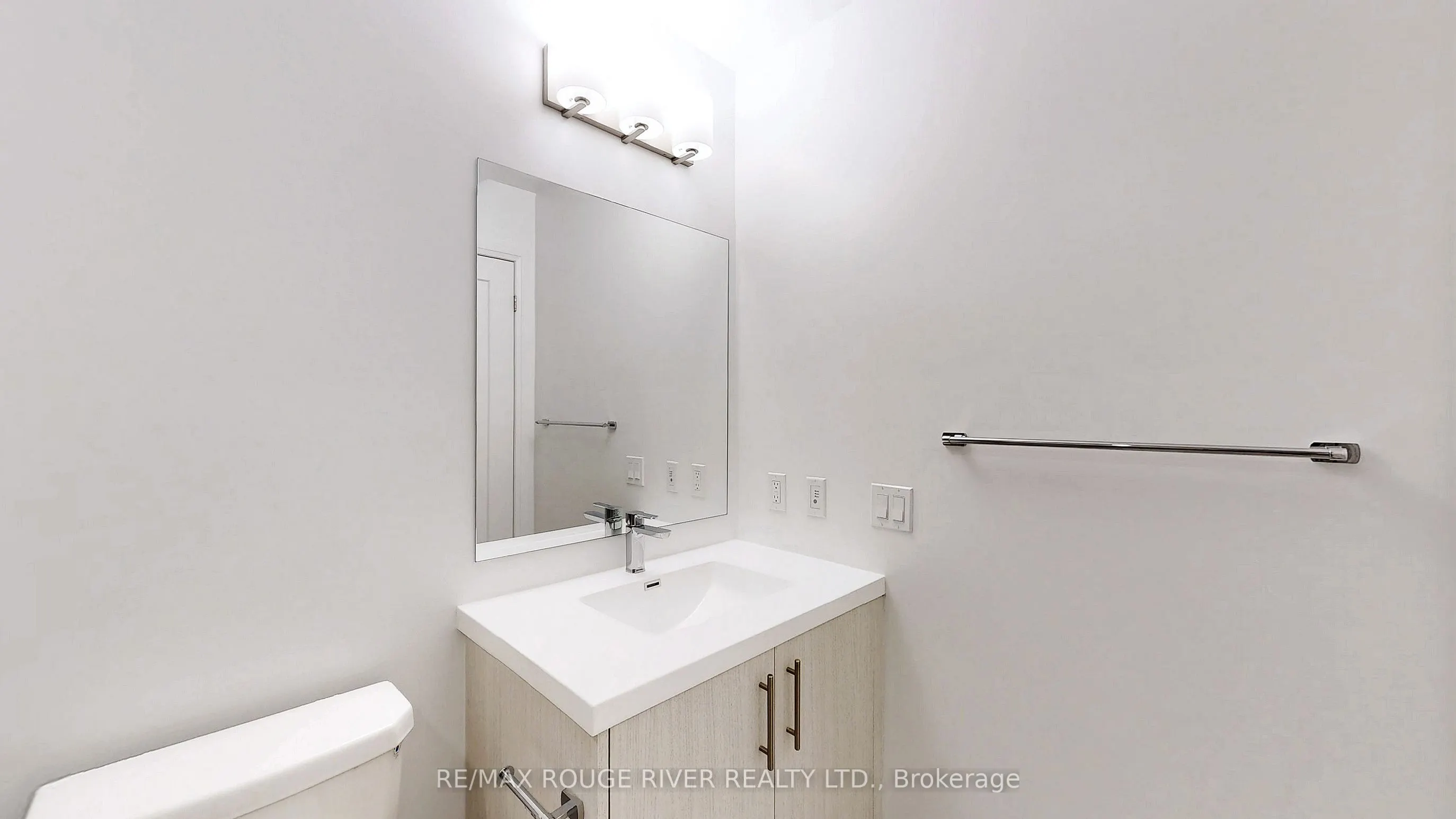 286 MAIN Street, #1117