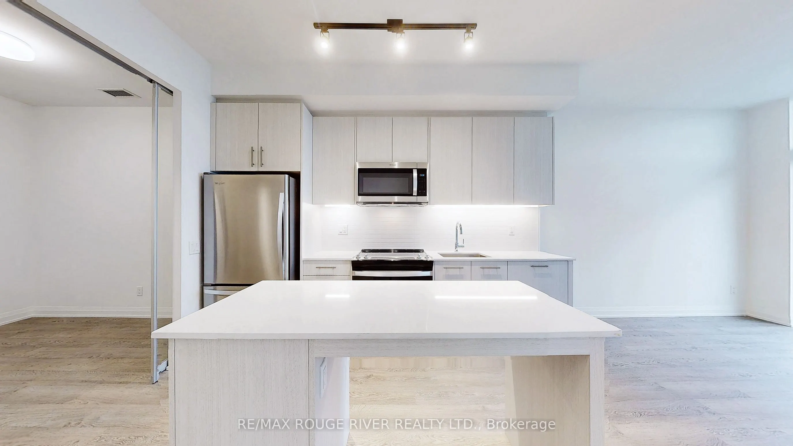 286 MAIN Street, #1117