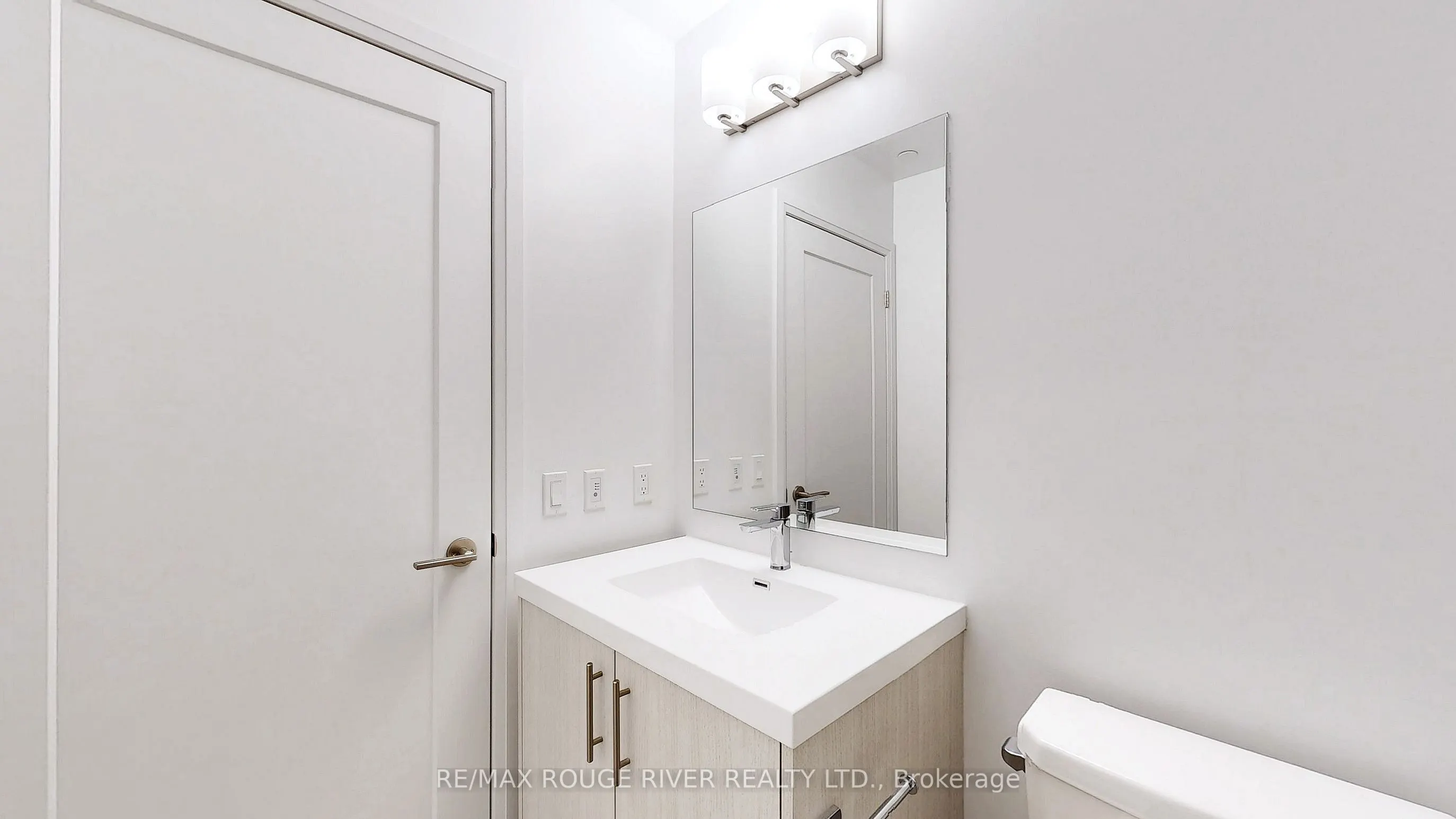 286 MAIN Street, #1117