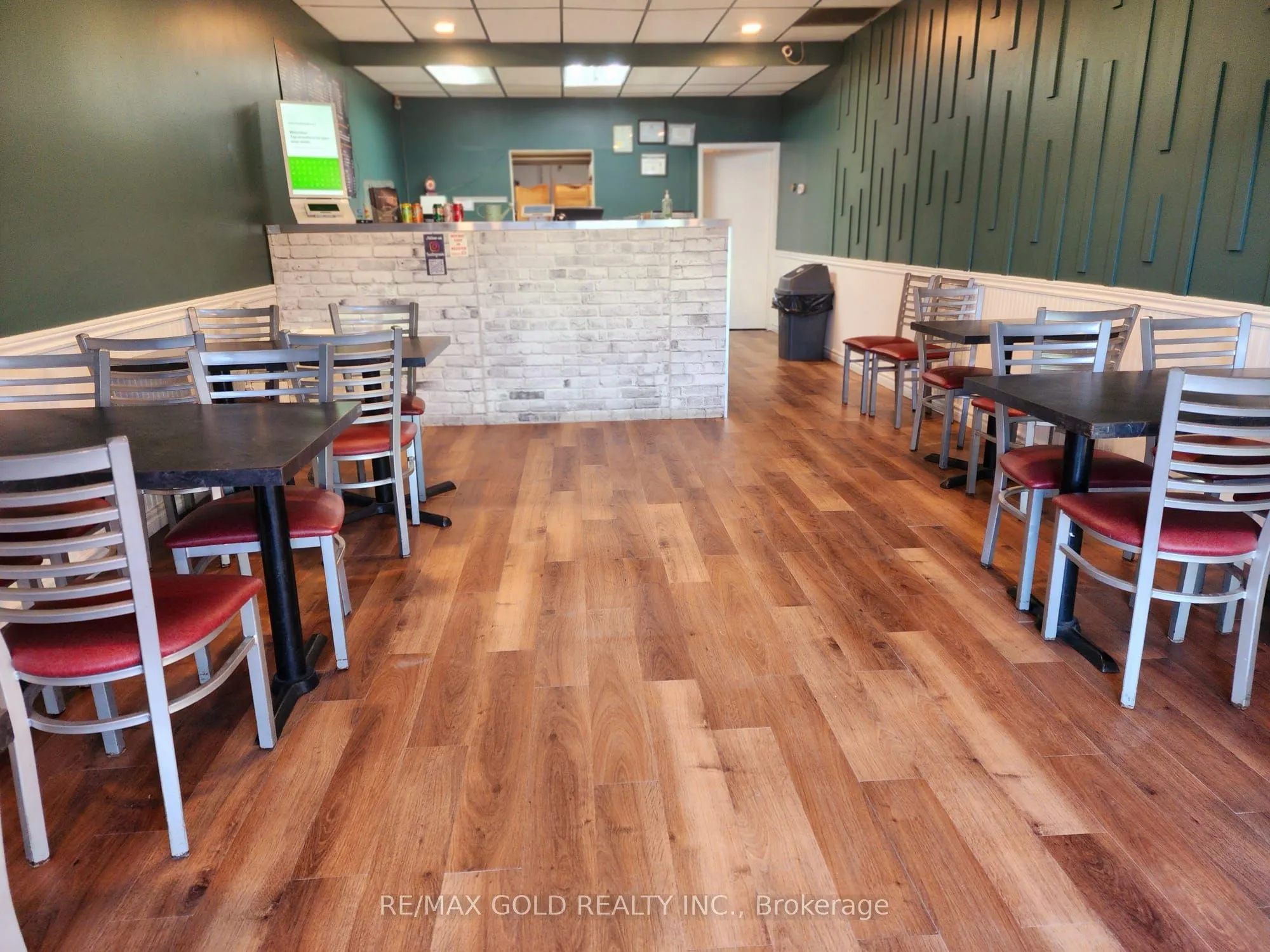 136 King Street E