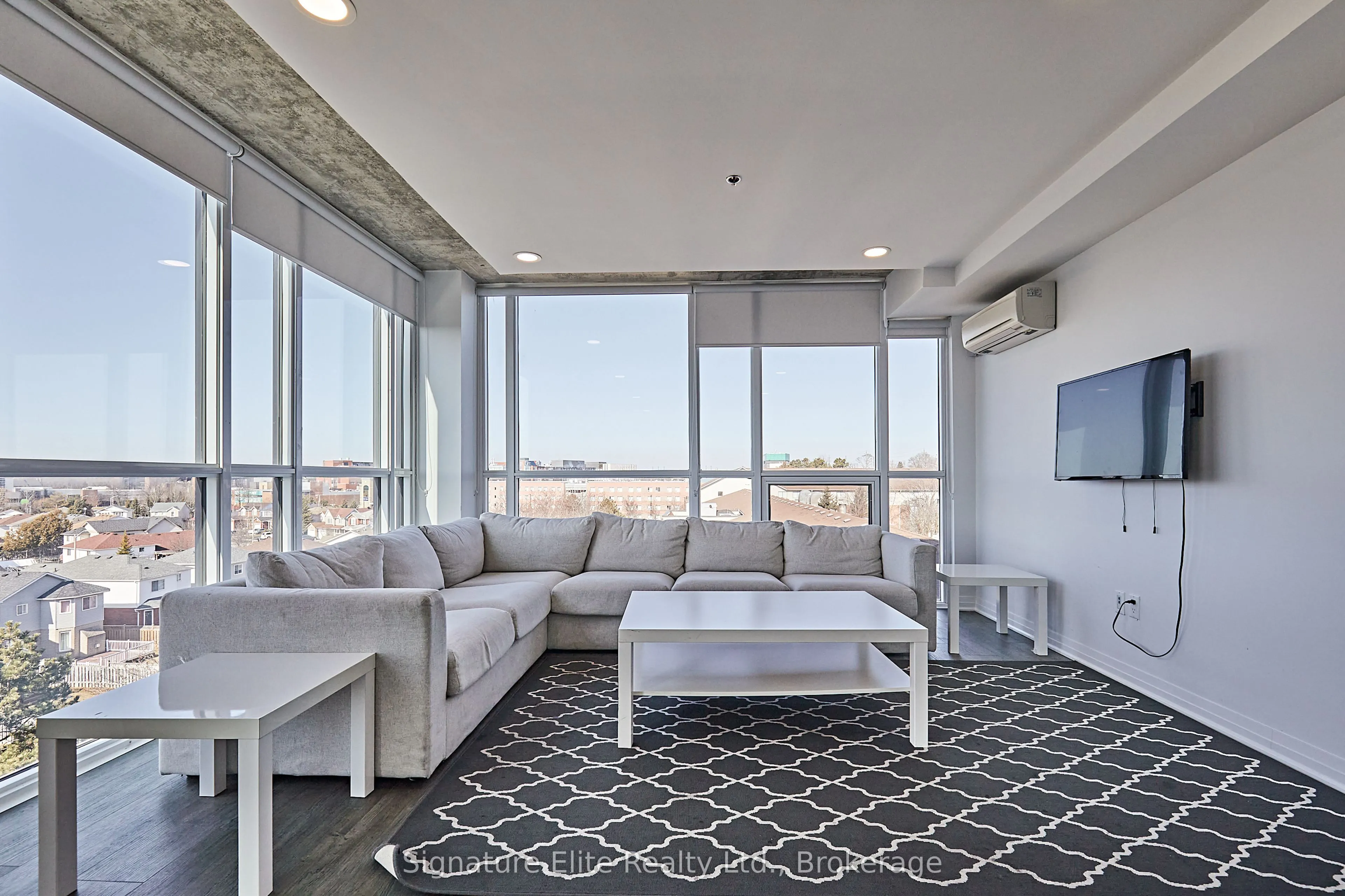 1900 Simcoe Street N, #539