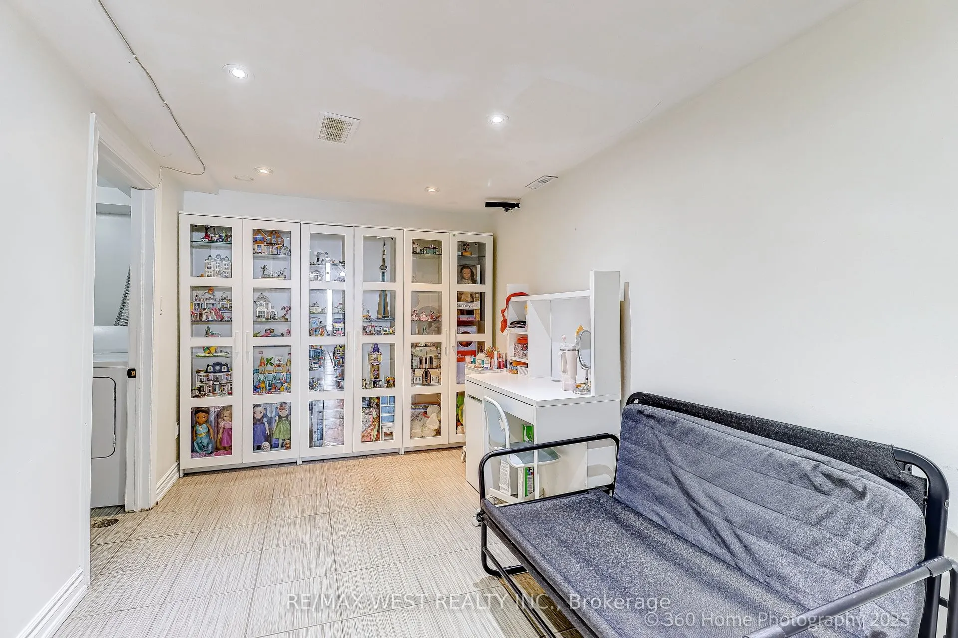 21 Trailridge Crescent, #10