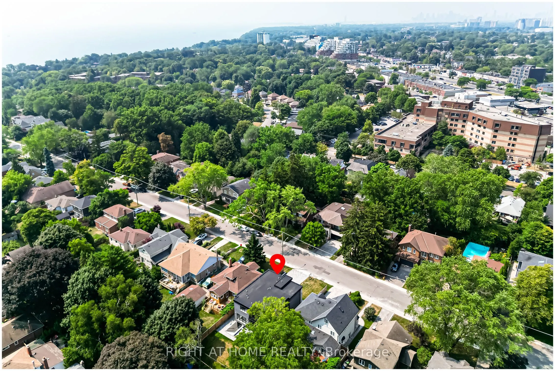203 Scarboro Crescent