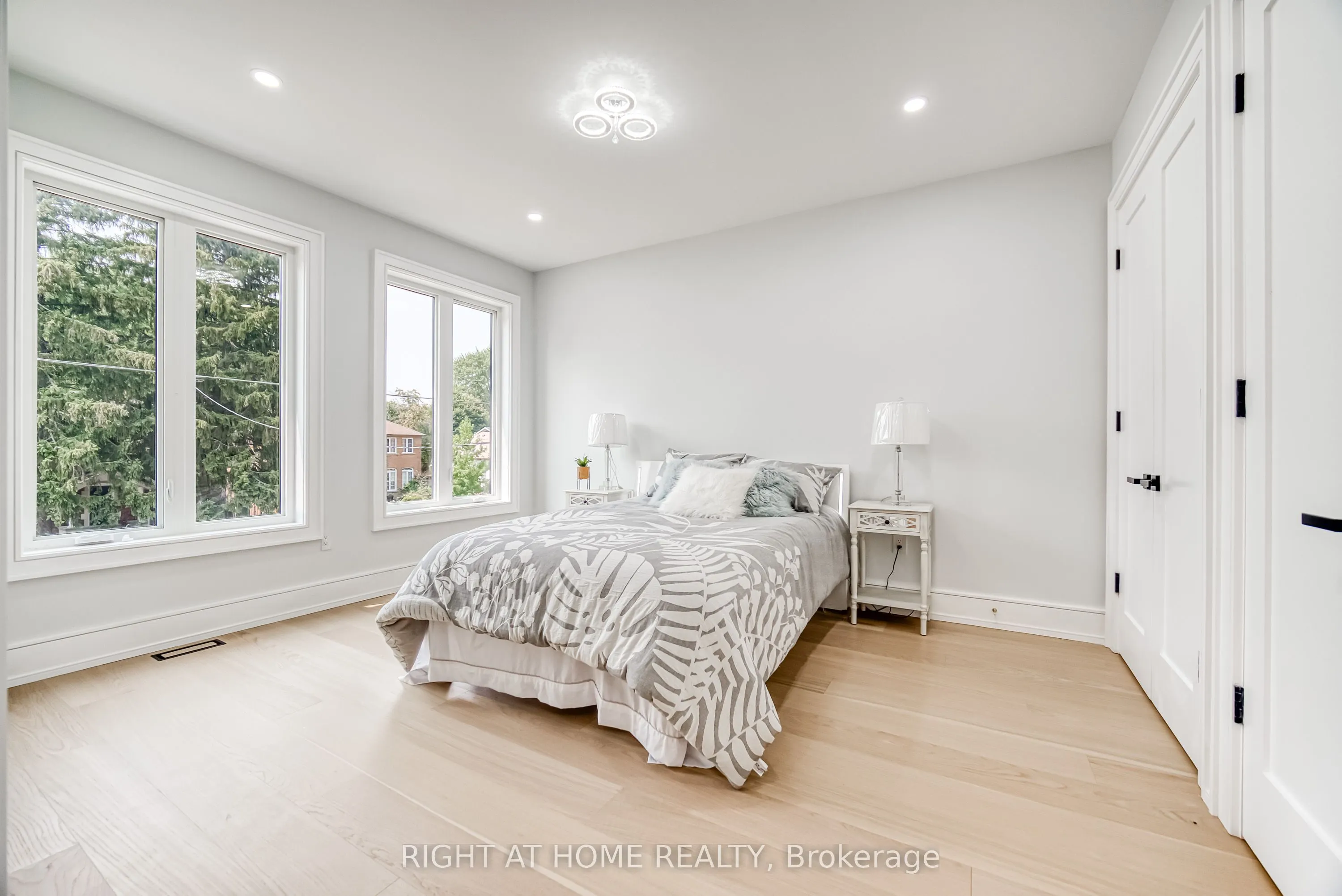 203 Scarboro Crescent
