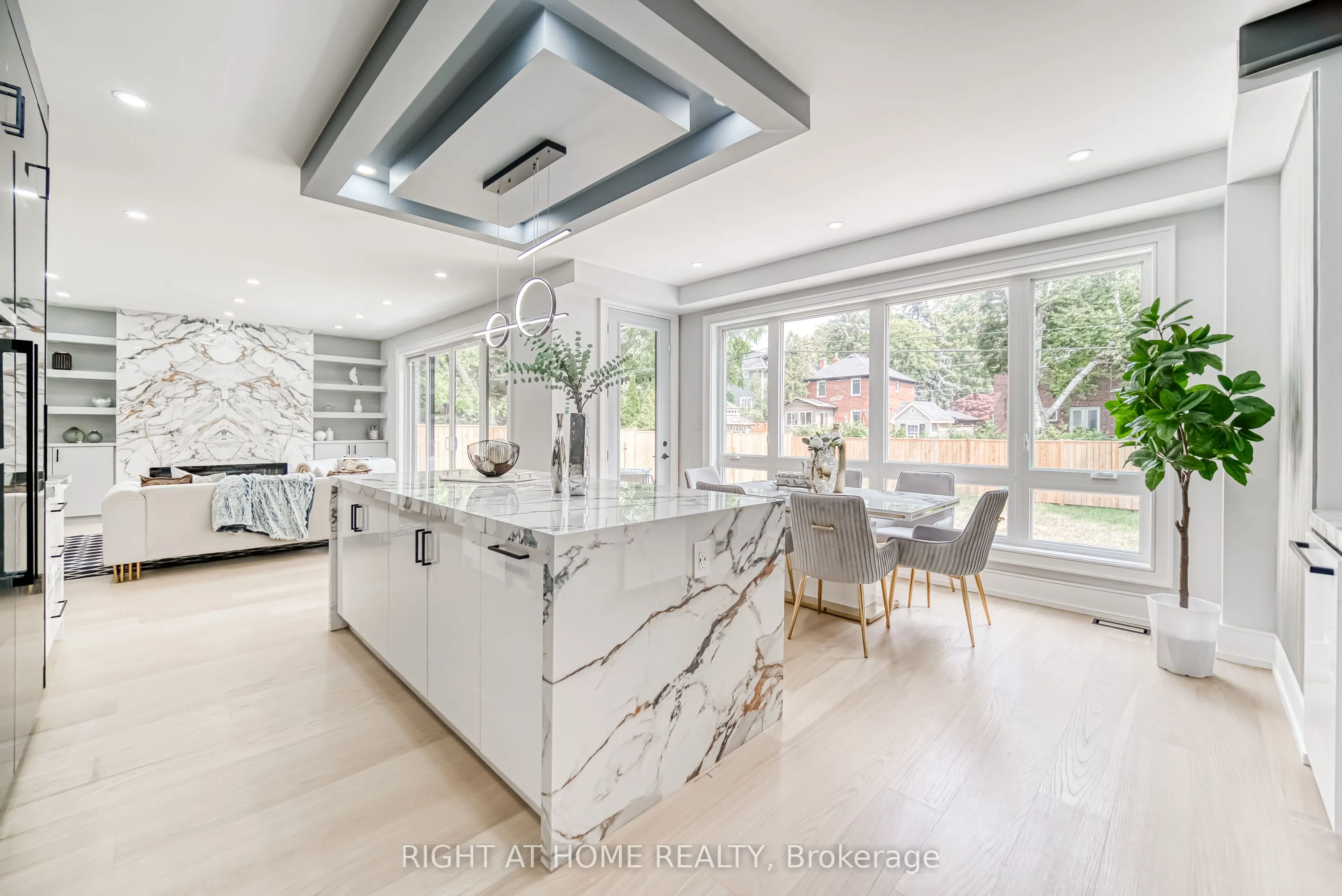 203 Scarboro Crescent