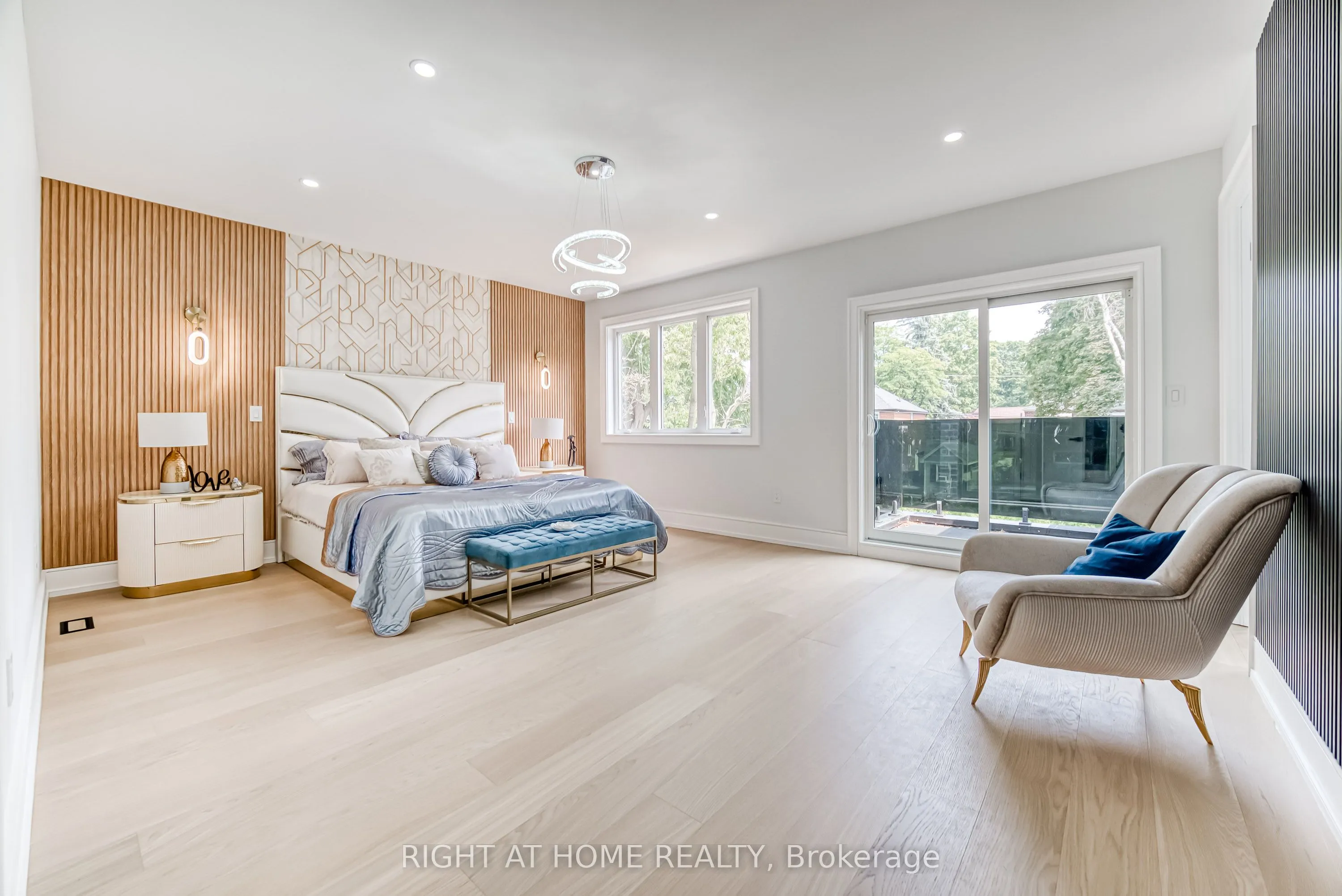 203 Scarboro Crescent