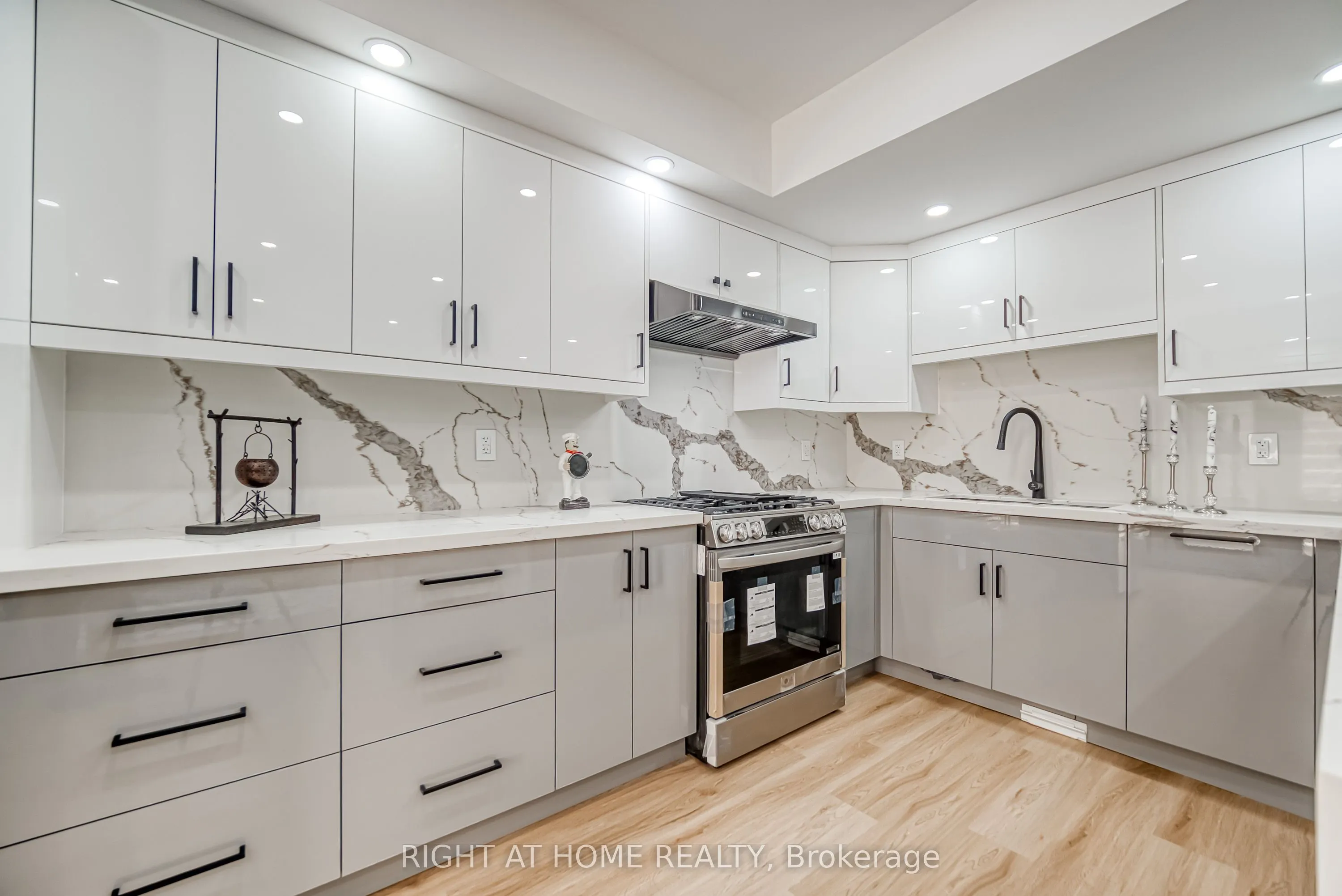 203 Scarboro Crescent