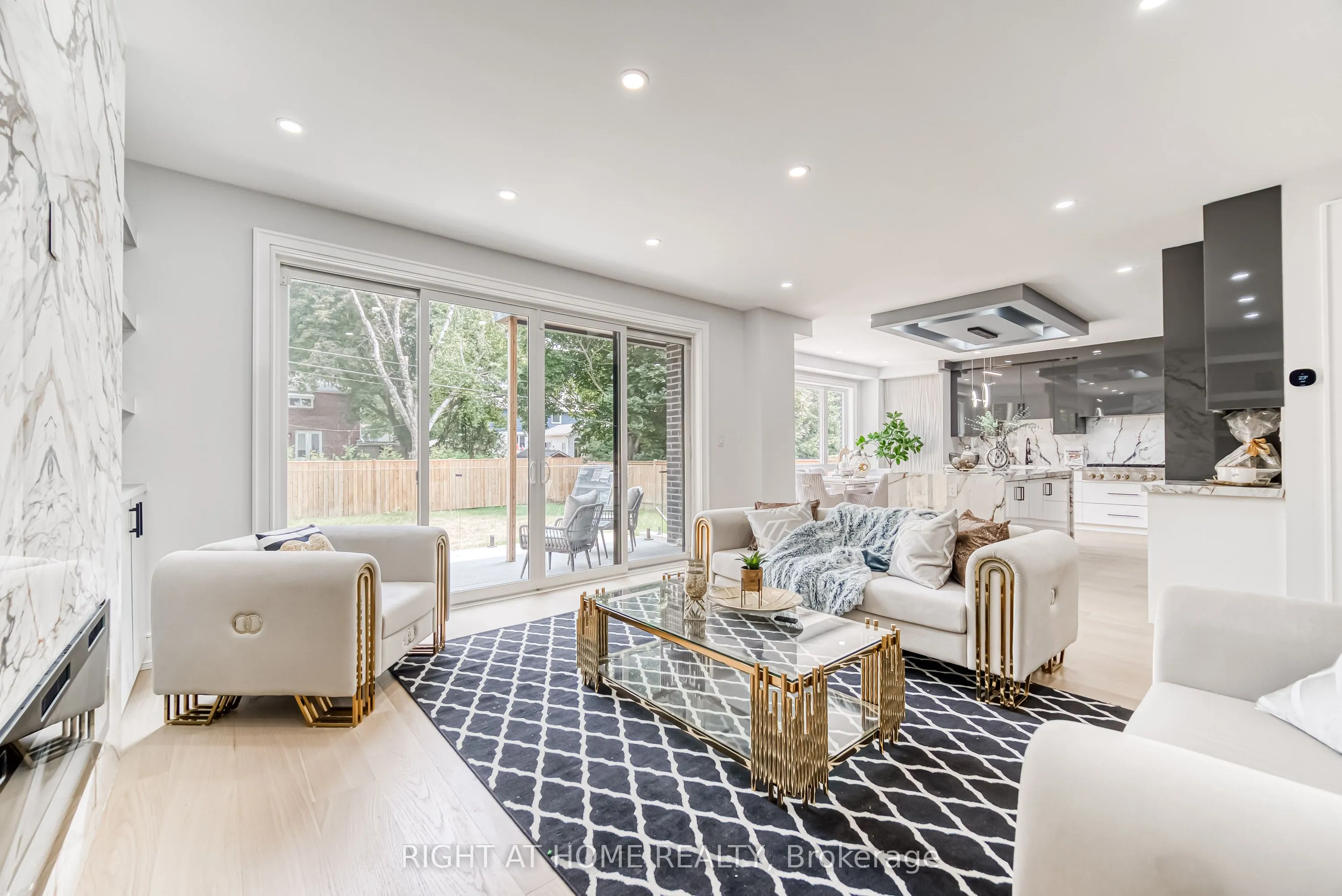 203 Scarboro Crescent