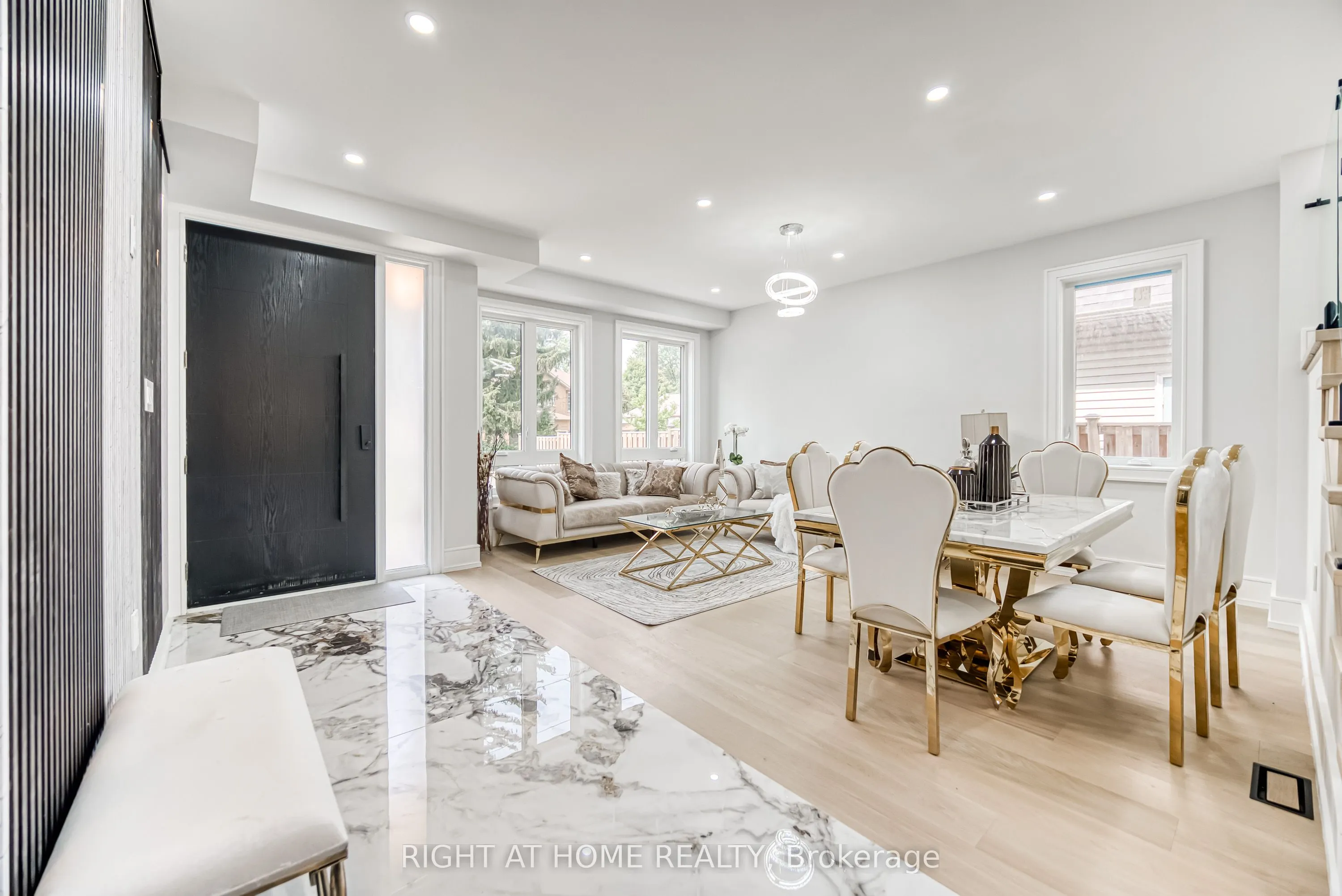 203 Scarboro Crescent