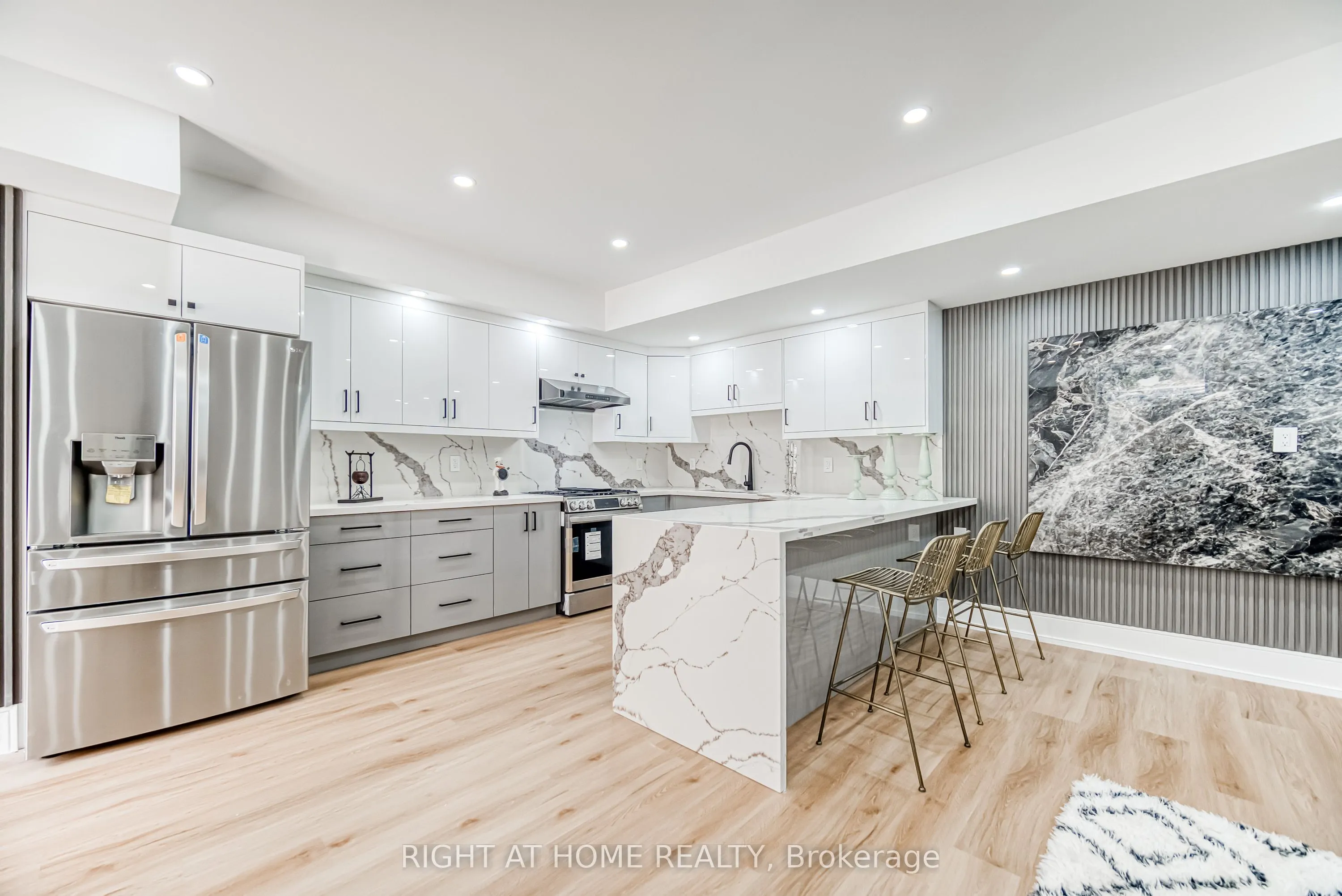 203 Scarboro Crescent