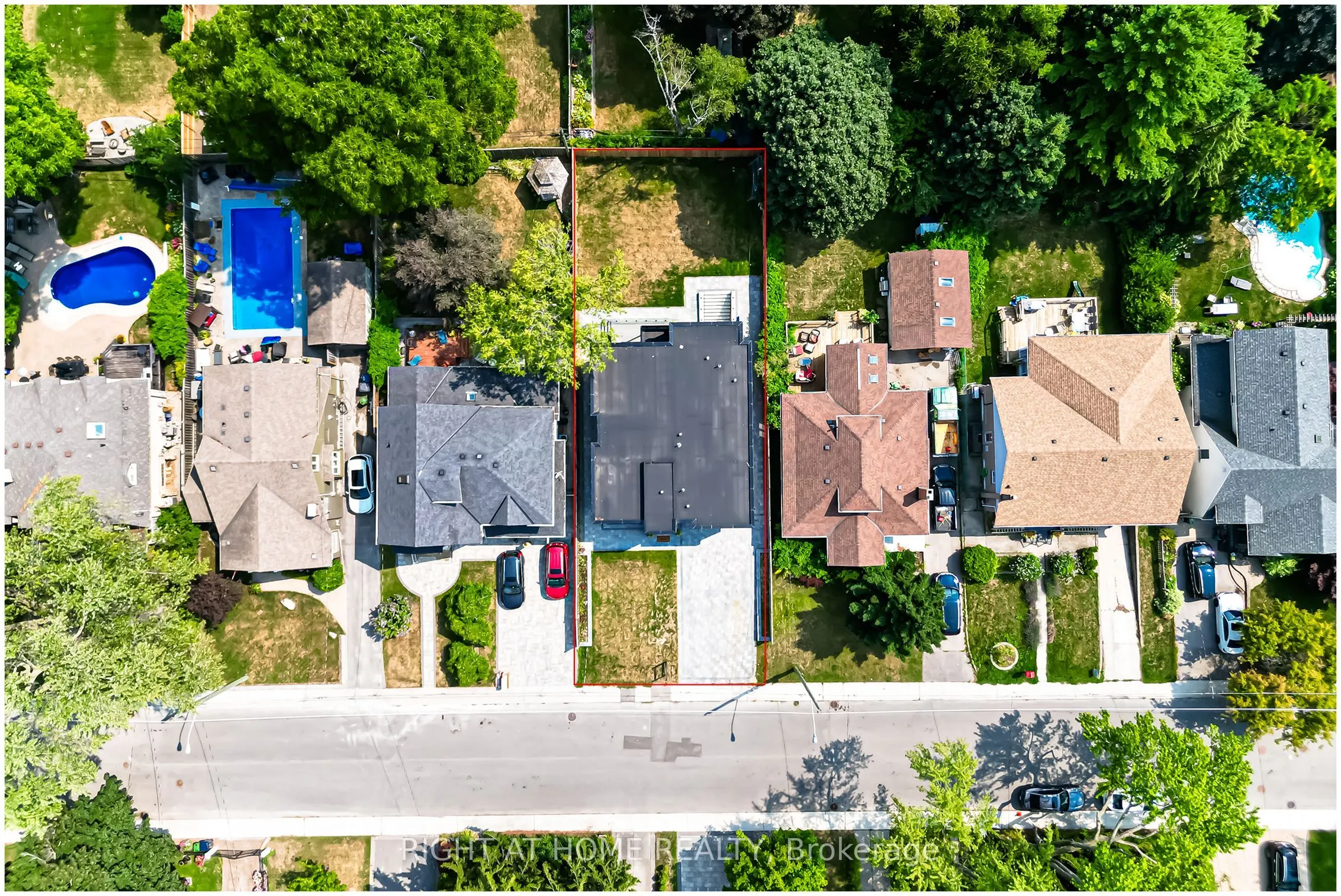 203 Scarboro Crescent