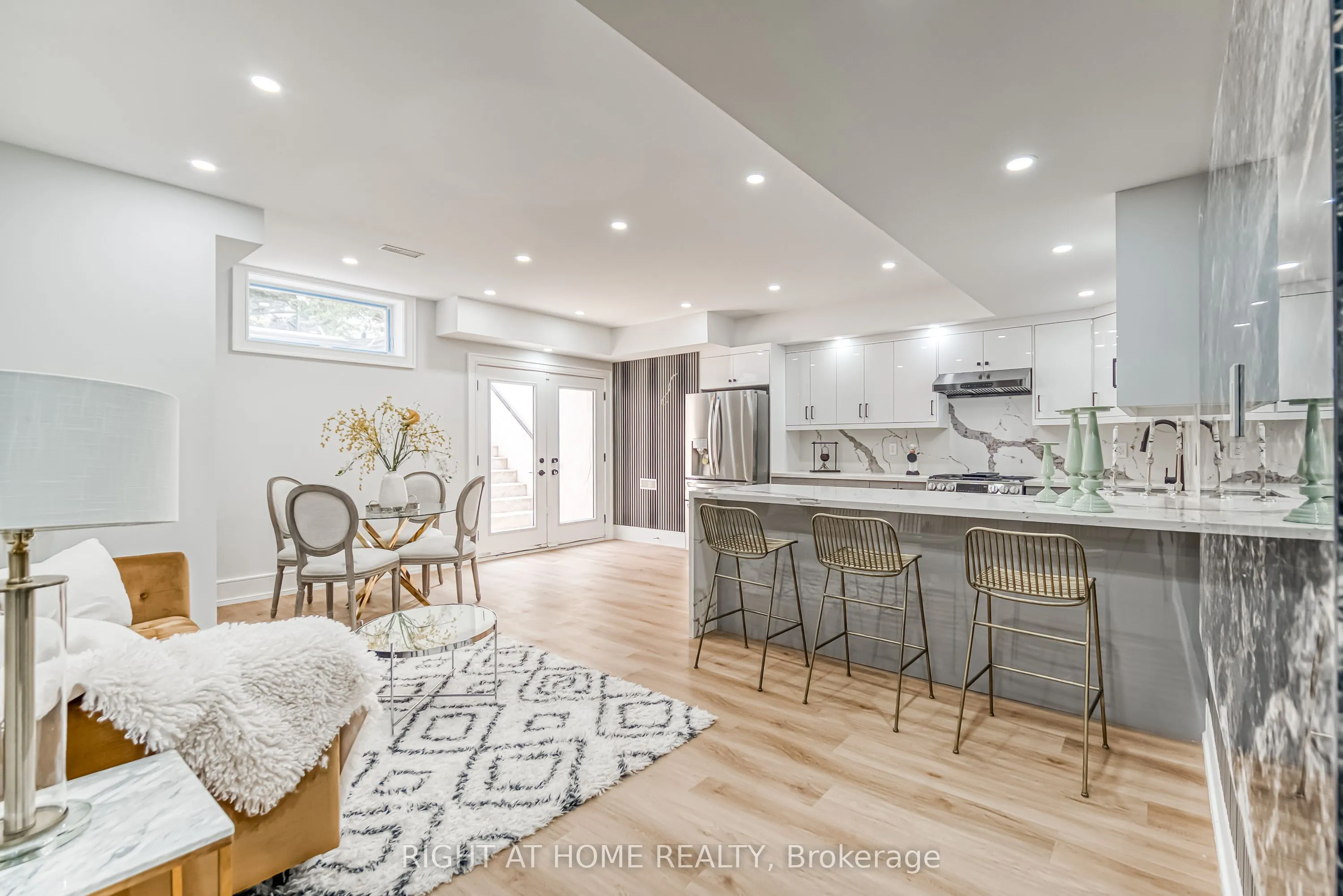 203 Scarboro Crescent