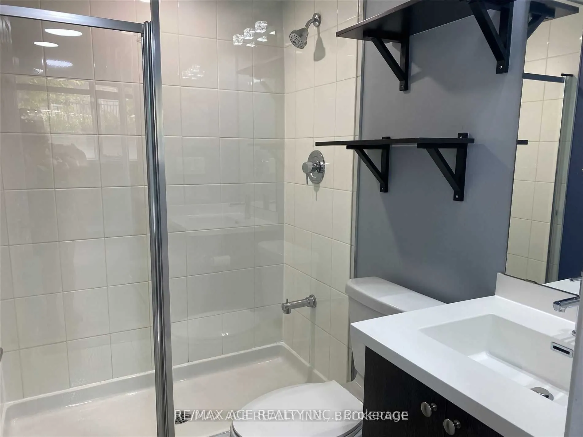 80 Orchid Place, #106