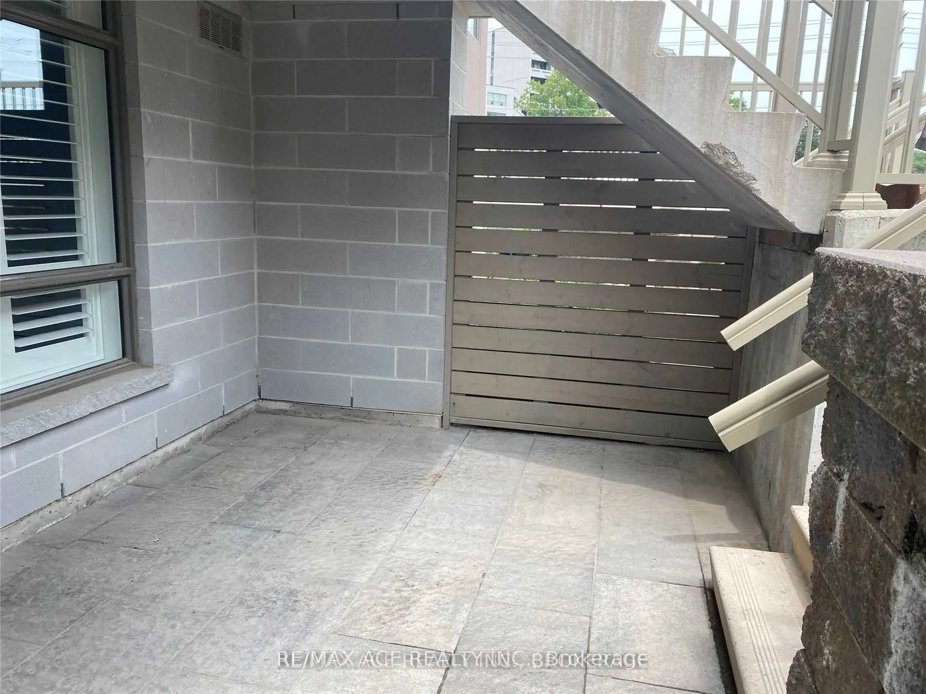 80 Orchid Place, #106