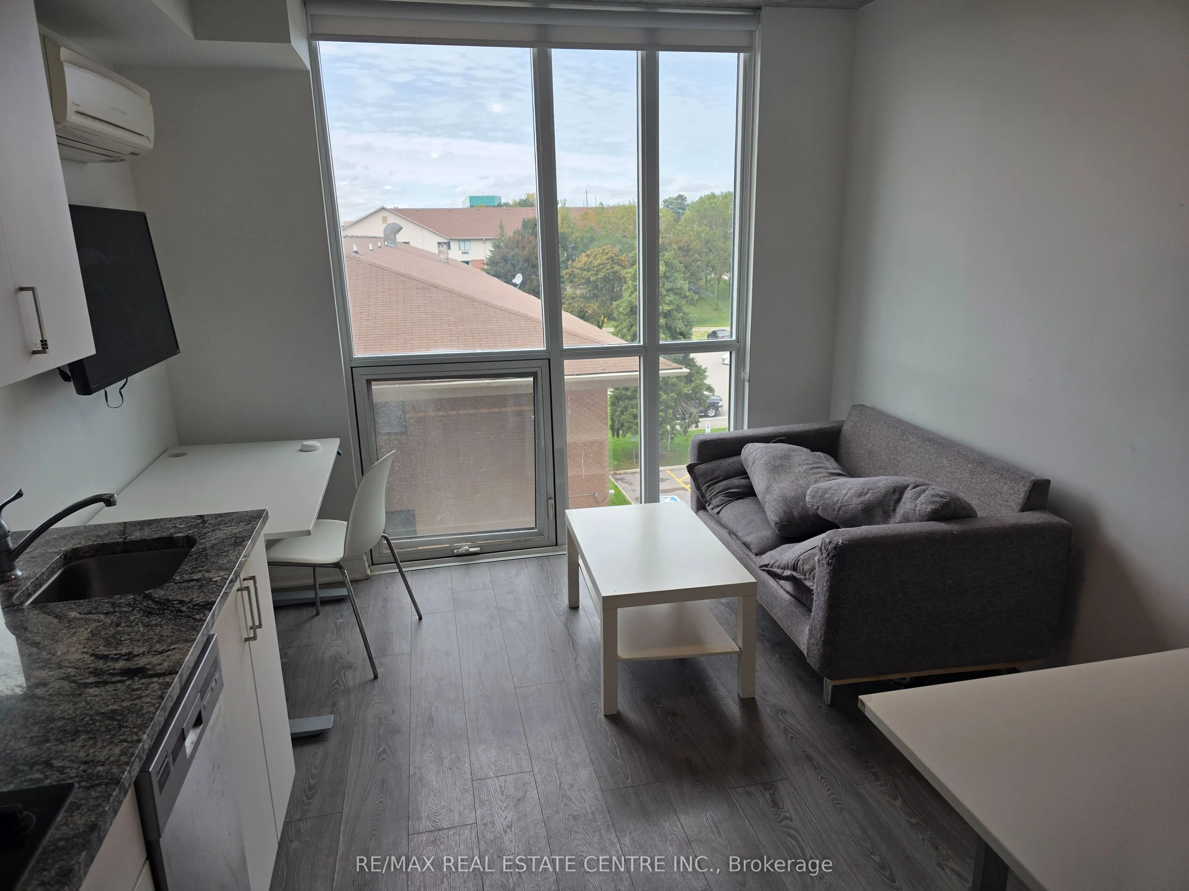 1900 Simcoe Street, #19