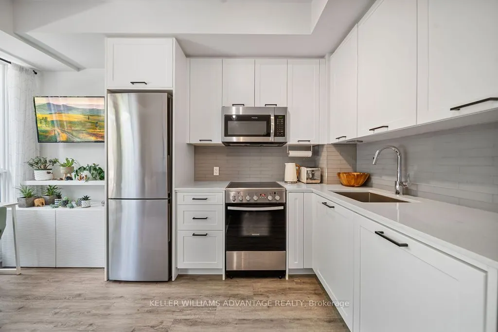 1630 Queen Street E, #421