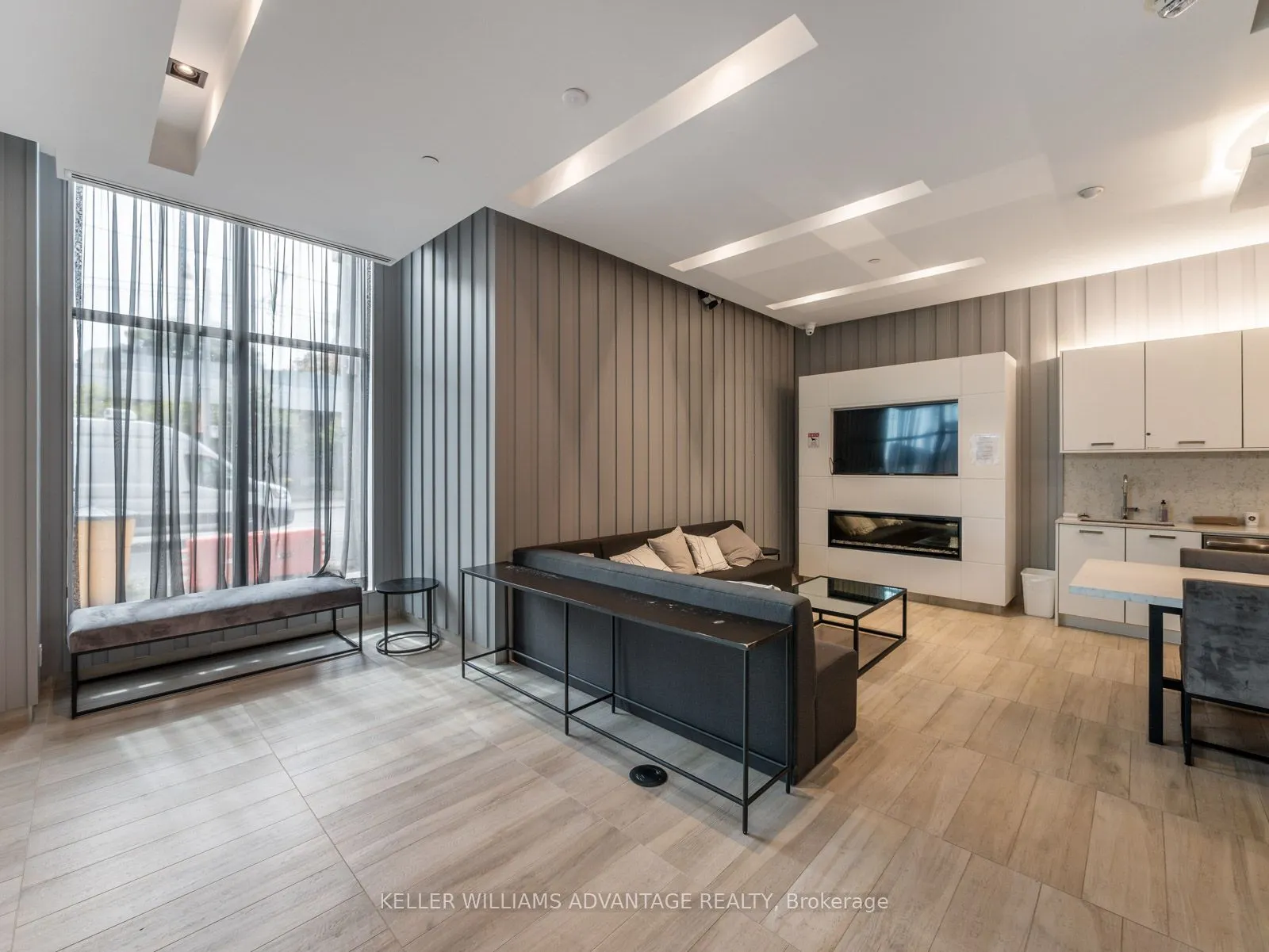 1630 Queen Street E, #421