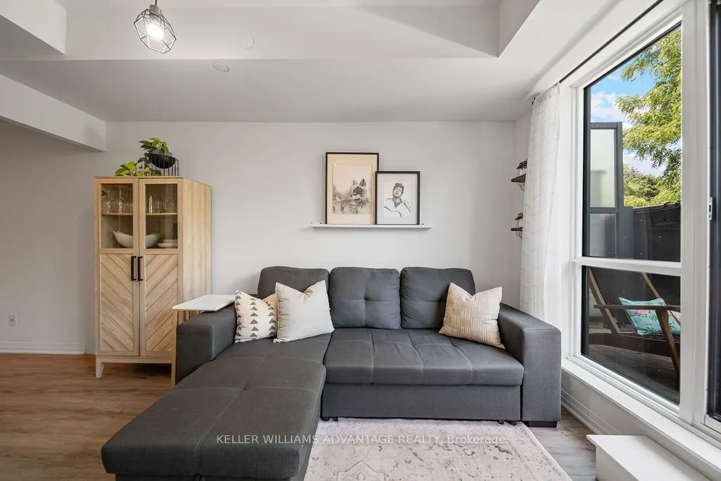 1630 Queen Street E, #421