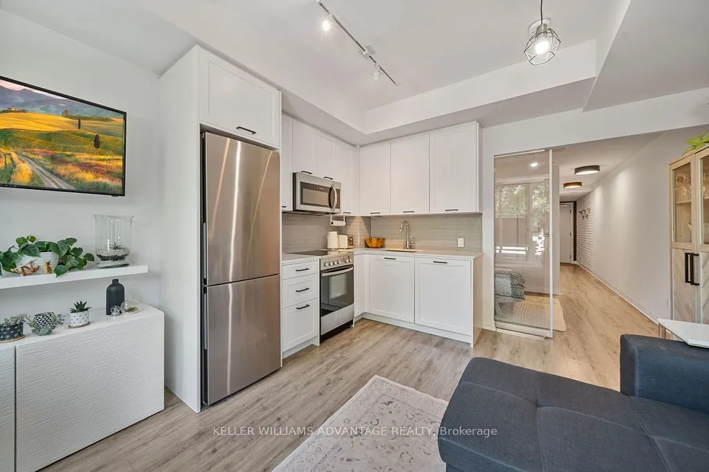 1630 Queen Street E, #421