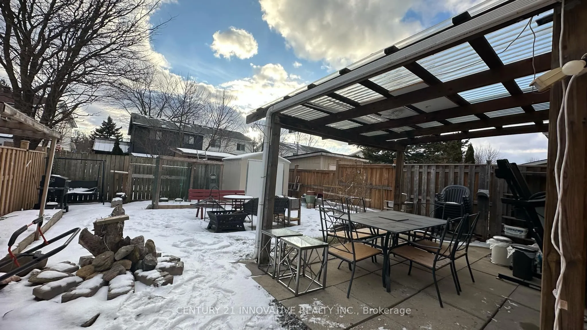 12 Bushwood Court S