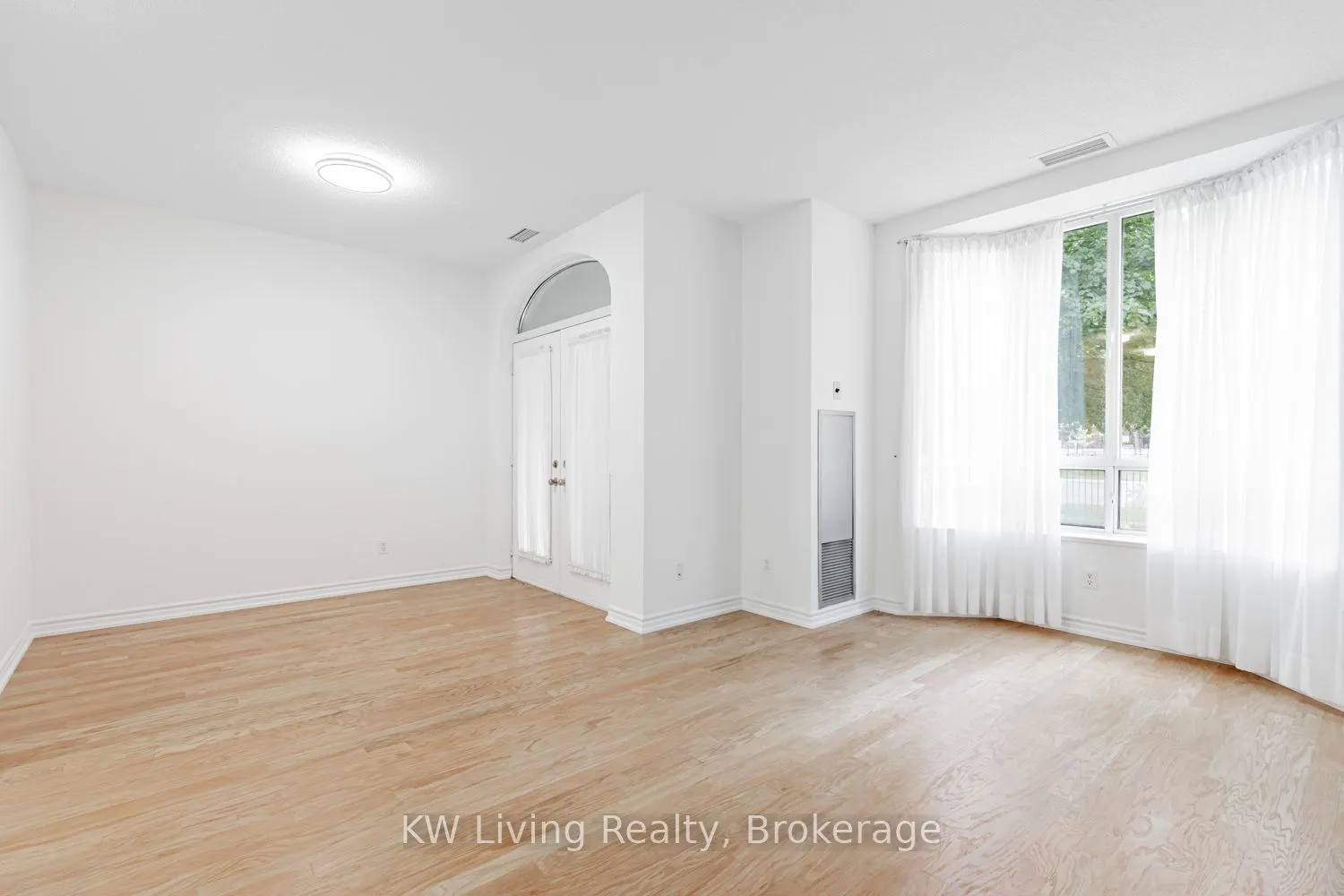 5039 Finch Avenue E, #TH02