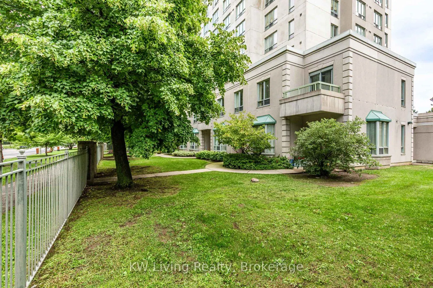 5039 Finch Avenue E, #TH02