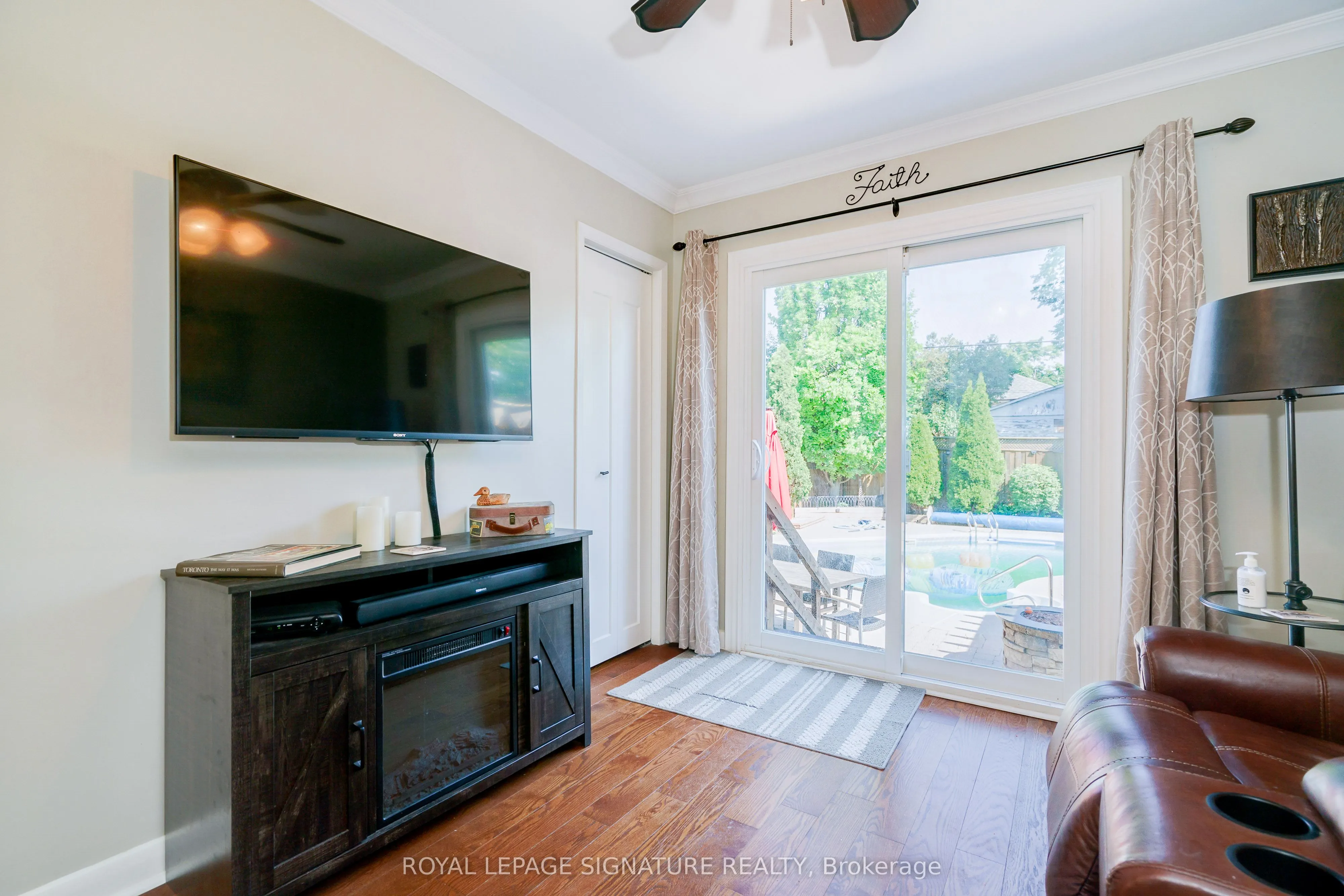 22 Bardwell Crescent