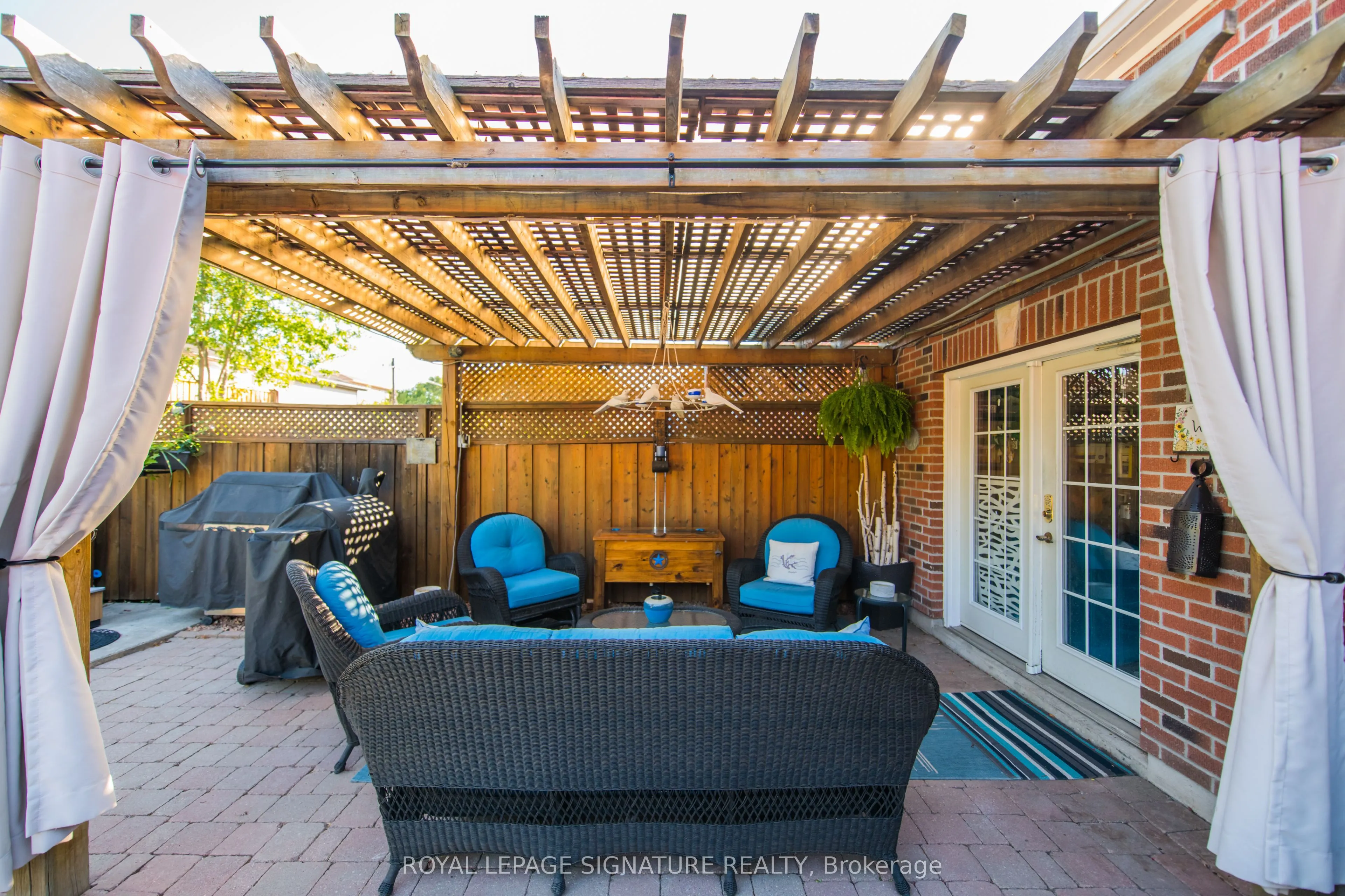 22 Bardwell Crescent