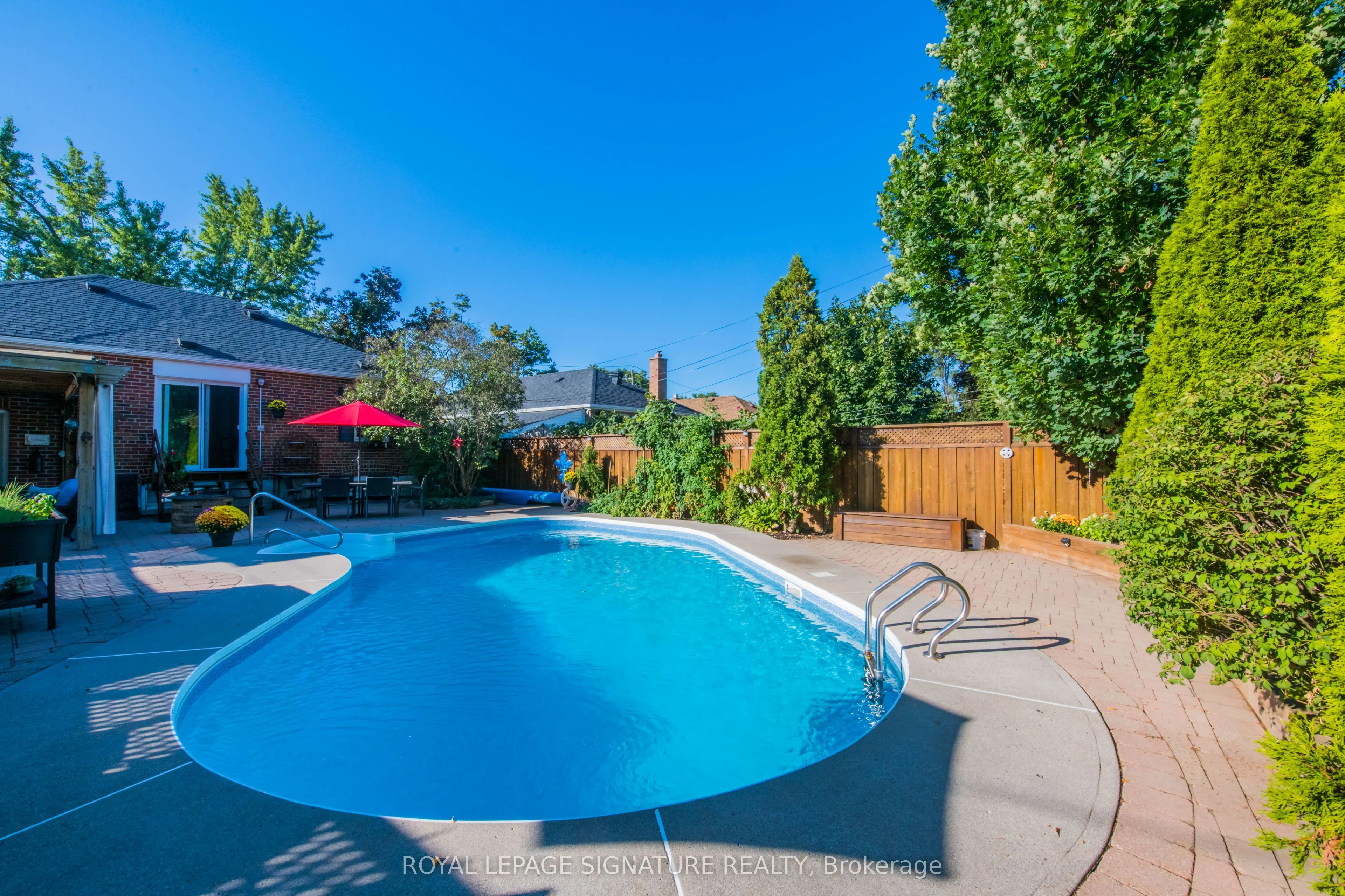 22 Bardwell Crescent