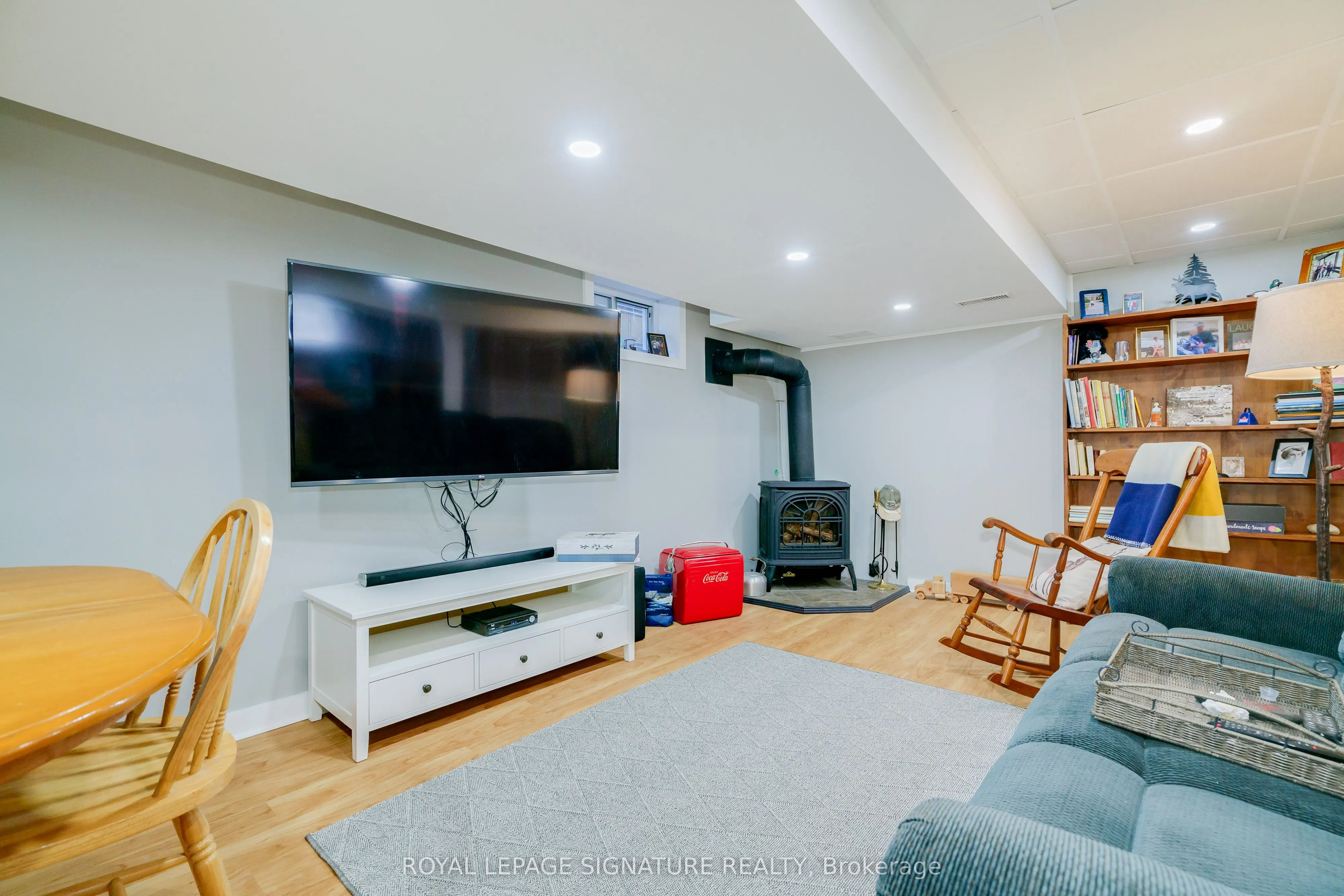 22 Bardwell Crescent