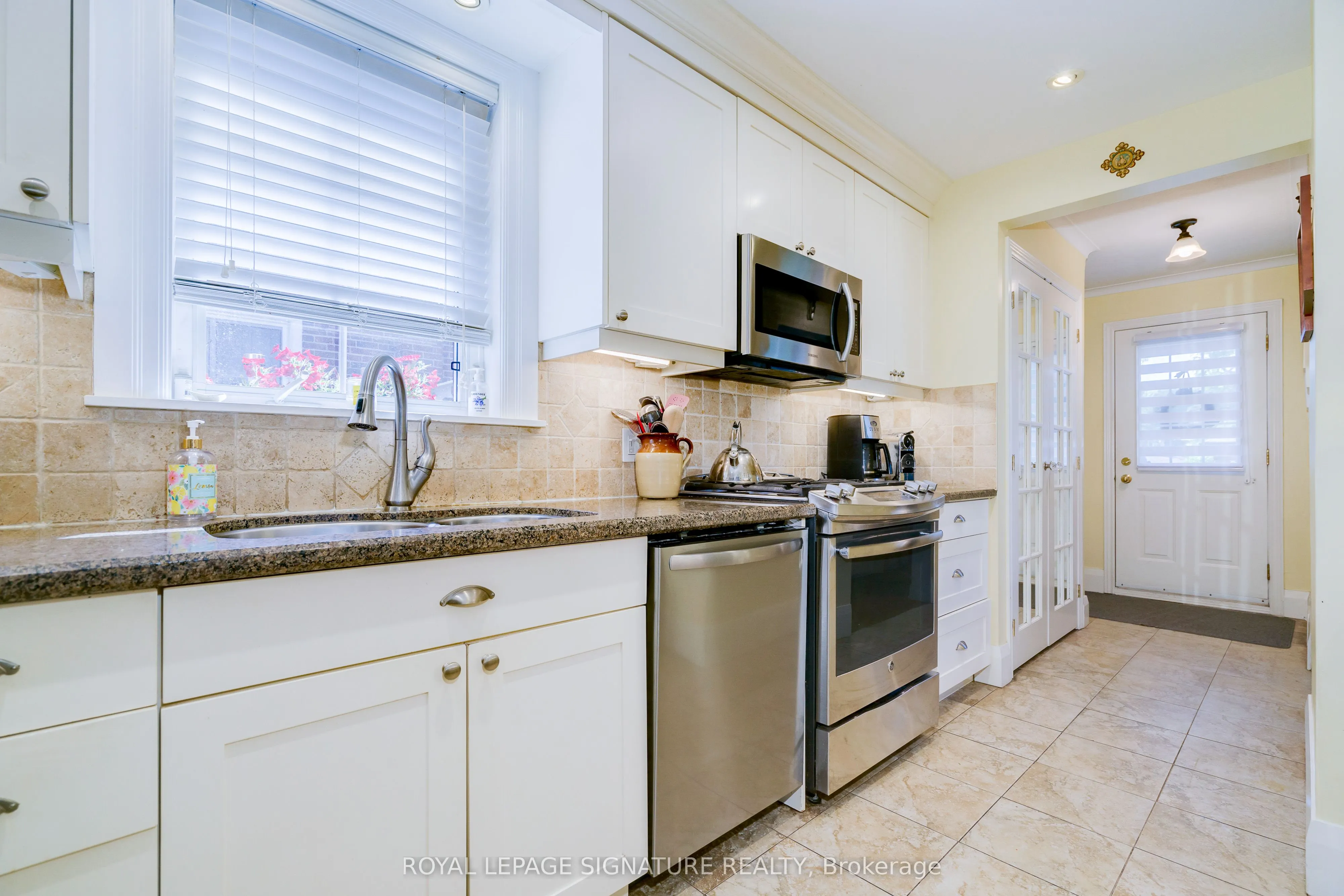 22 Bardwell Crescent
