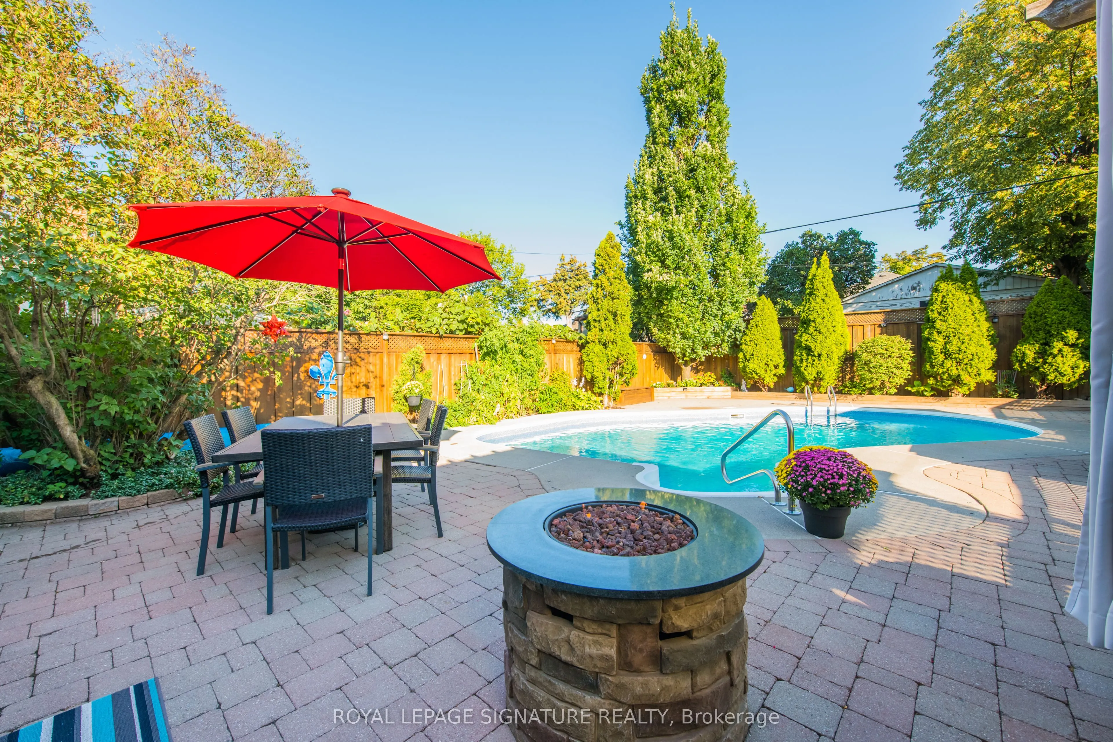 22 Bardwell Crescent