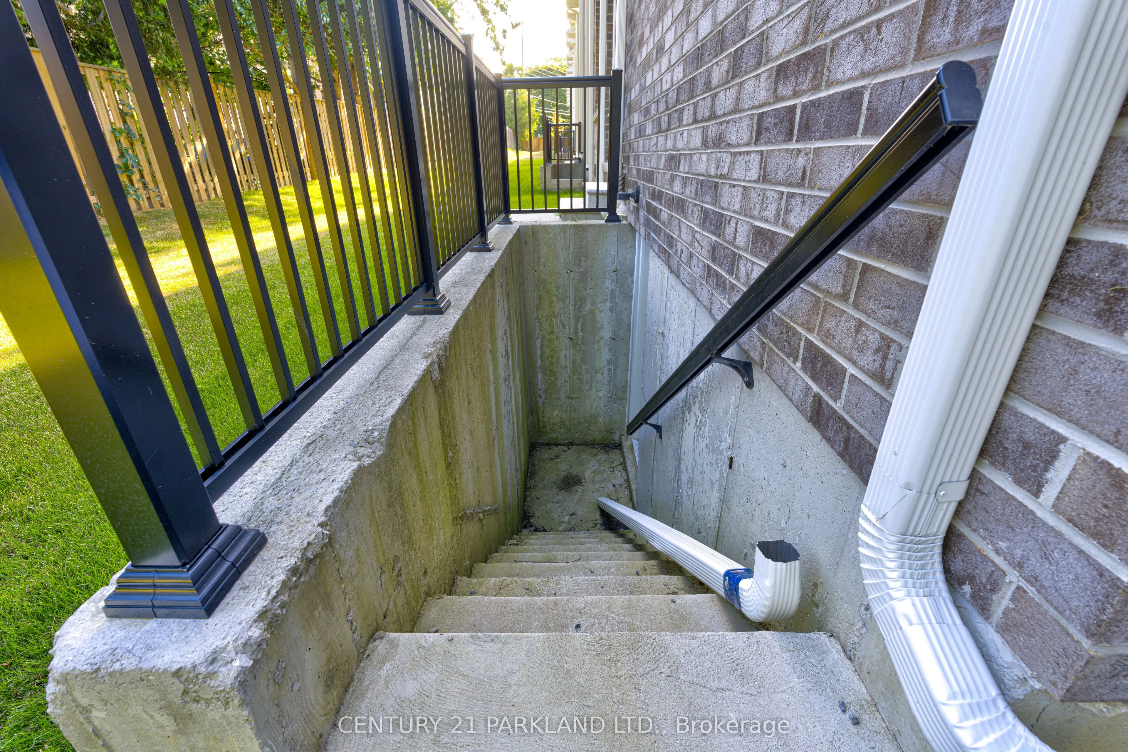1741 Fairport Road, #POTL #4