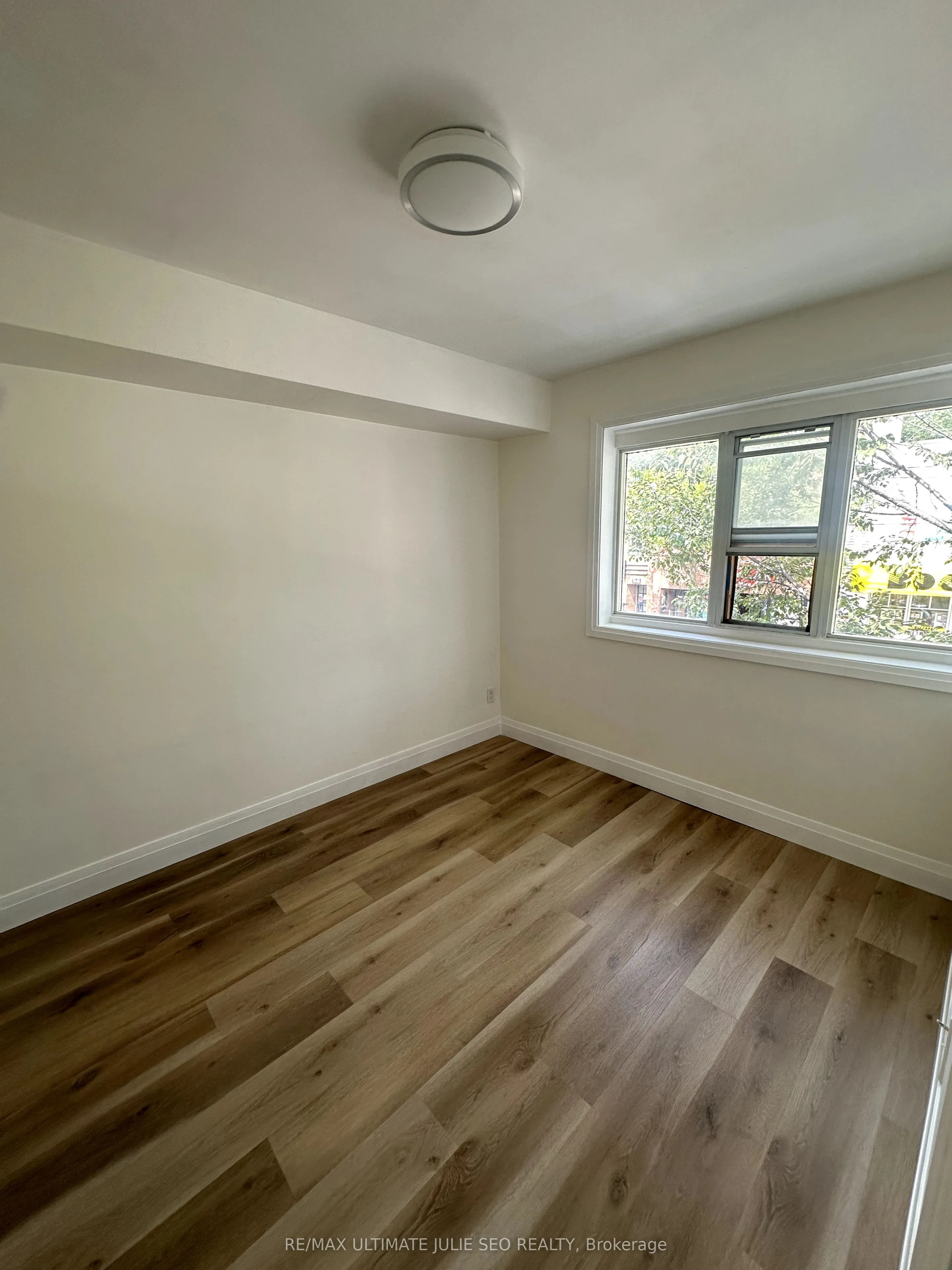 1945 Queen Street E, #2nd floor front