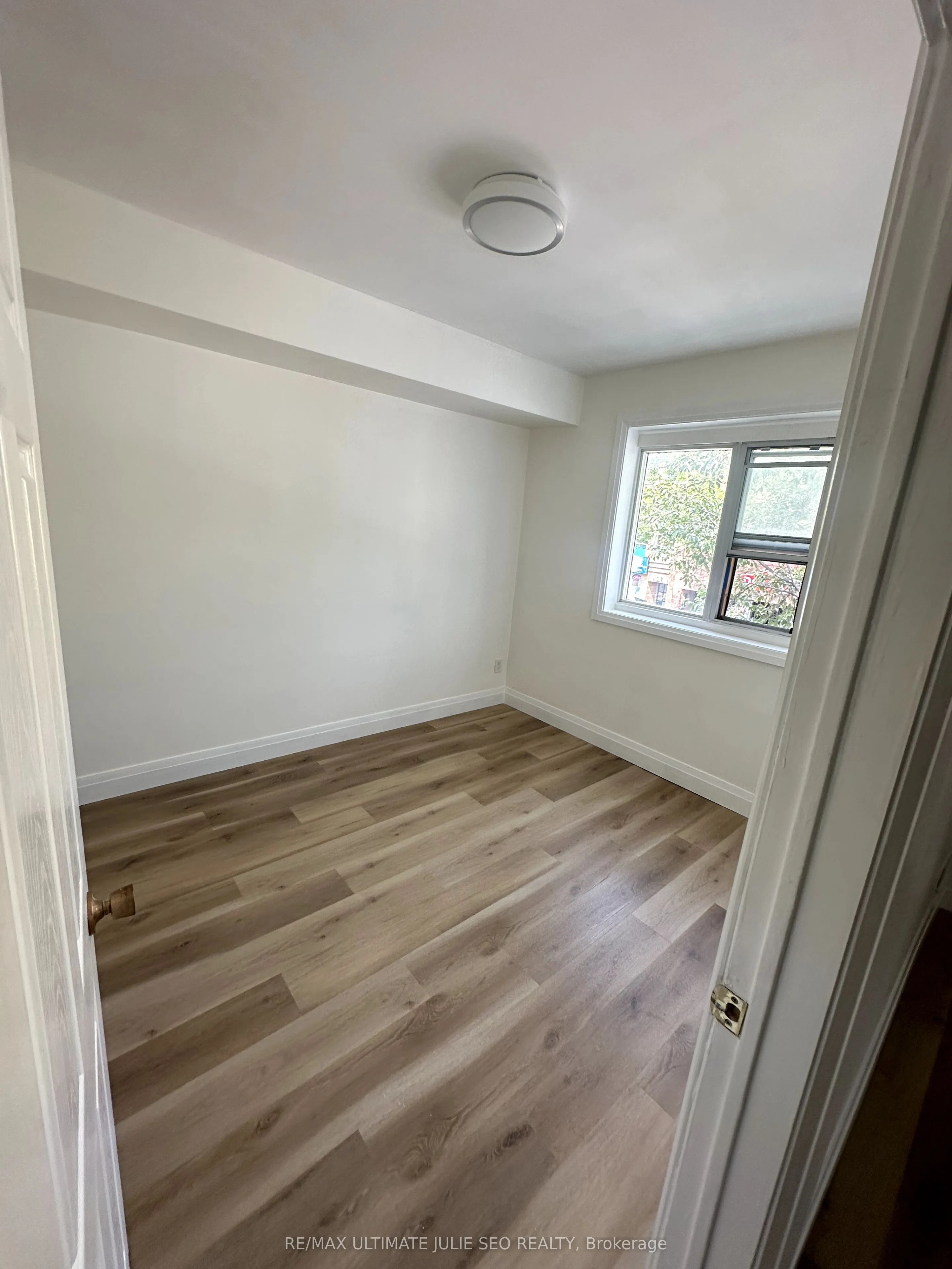 1945 Queen Street E, #2nd floor front