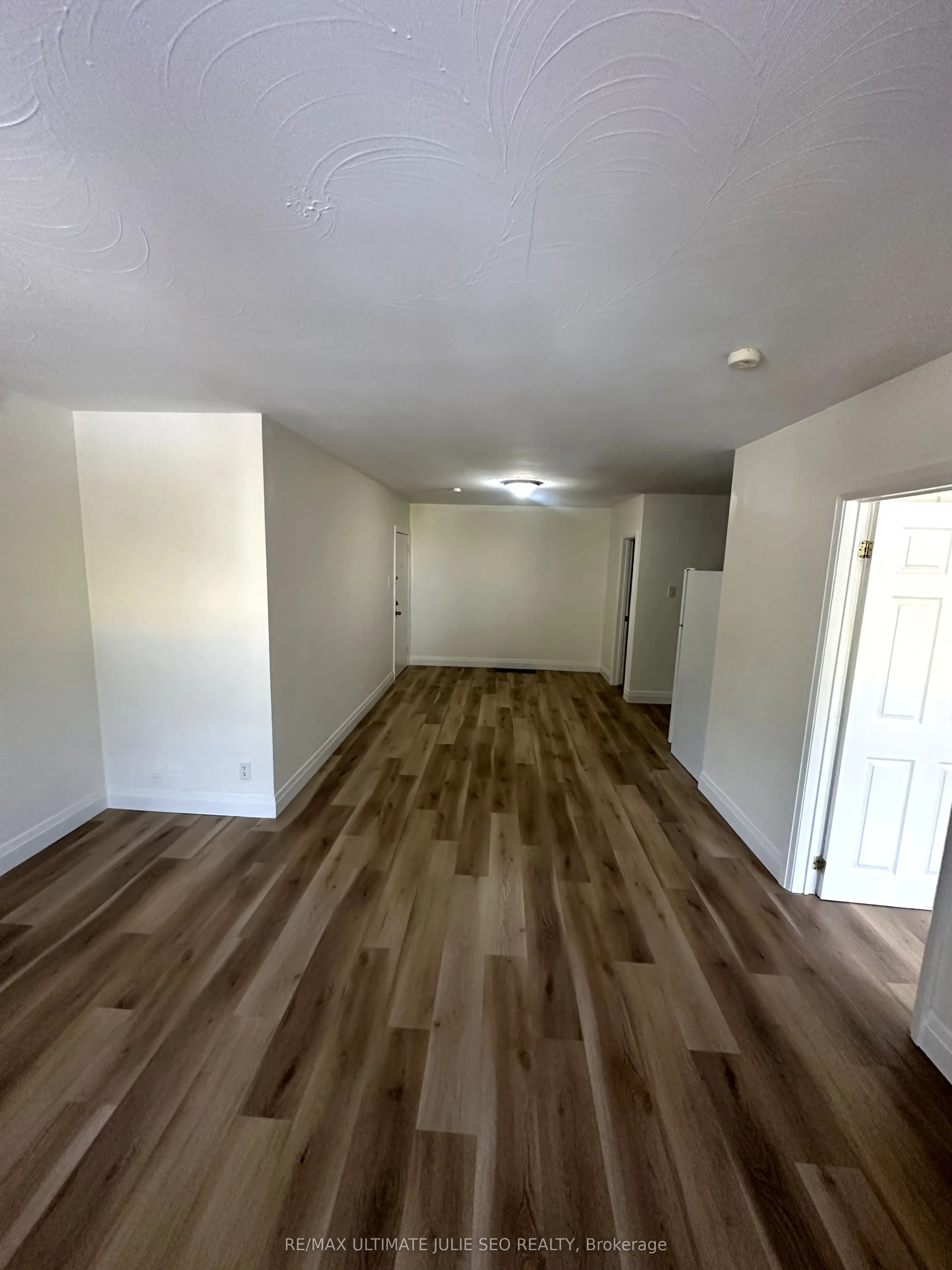 1945 Queen Street E, #2nd floor front