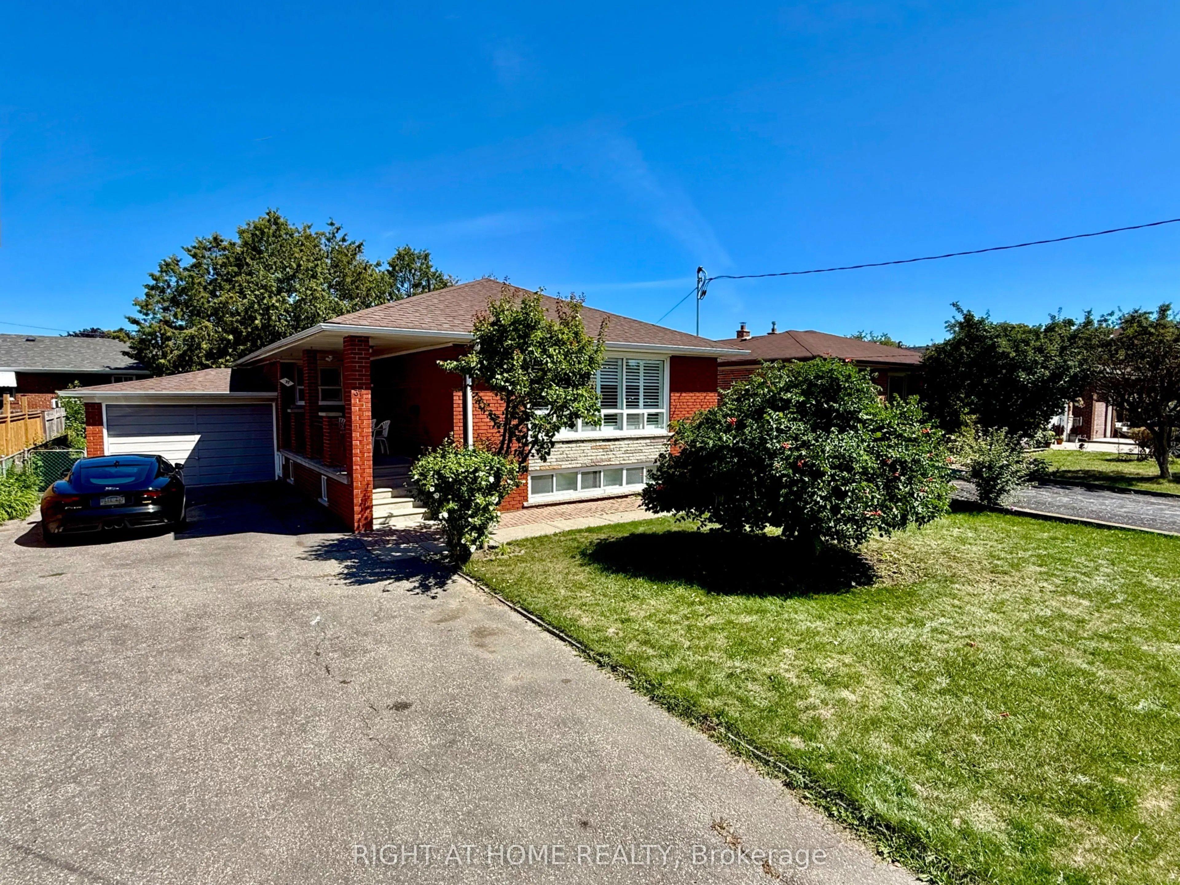37 Gooderham Drive, #Lower