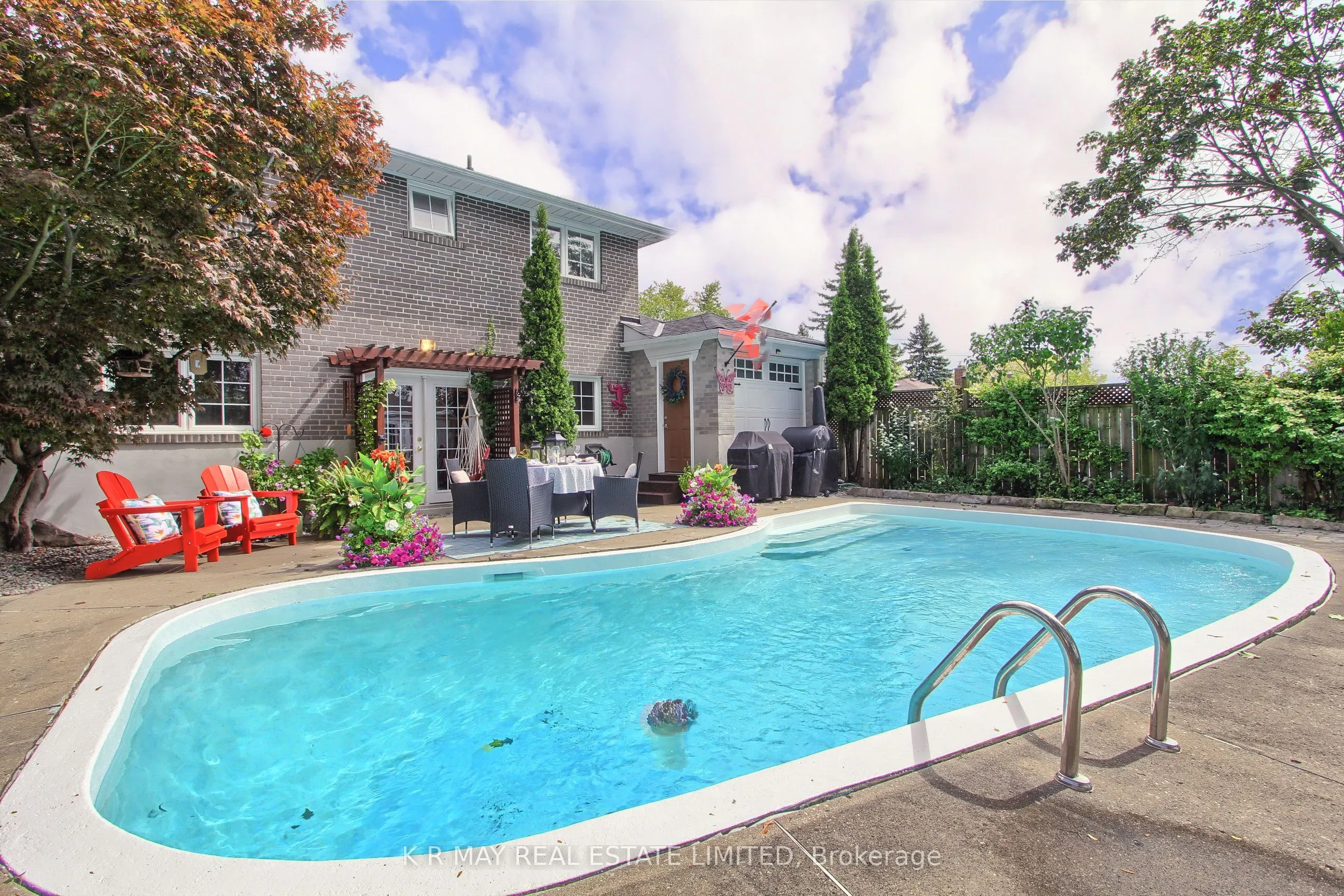 4 Mayhill Crescent