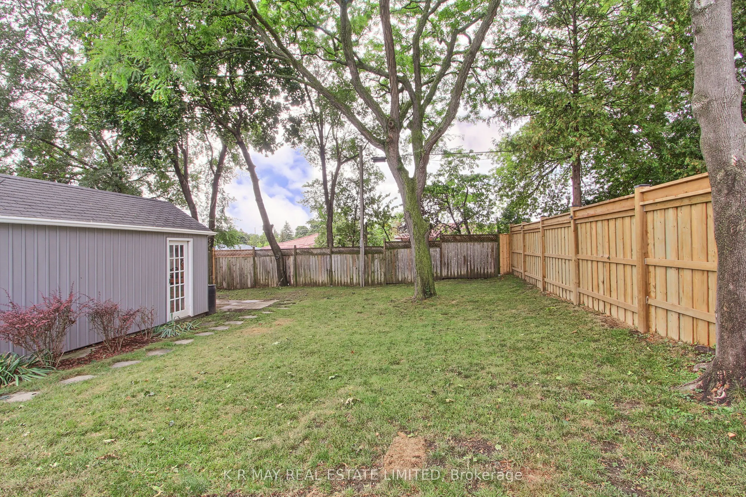 4 Mayhill Crescent
