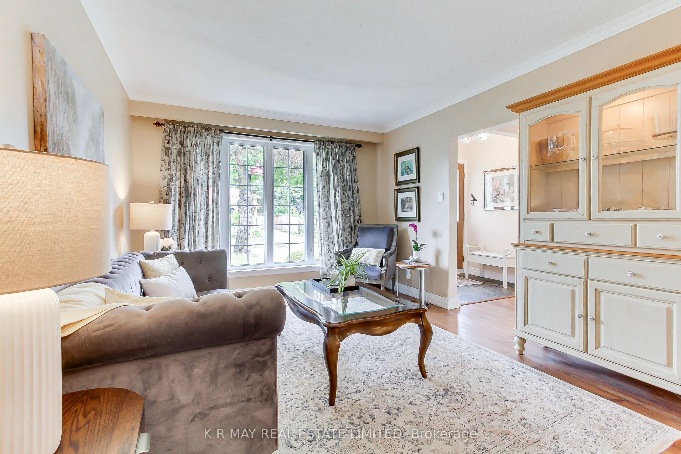 4 Mayhill Crescent